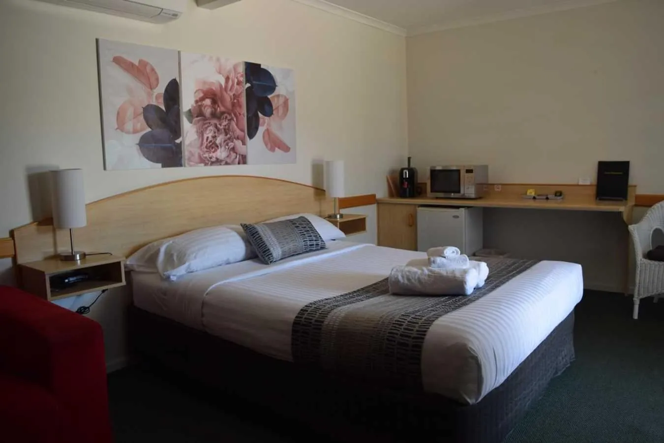 Coffee/tea facilities in Warwick Vines Motel