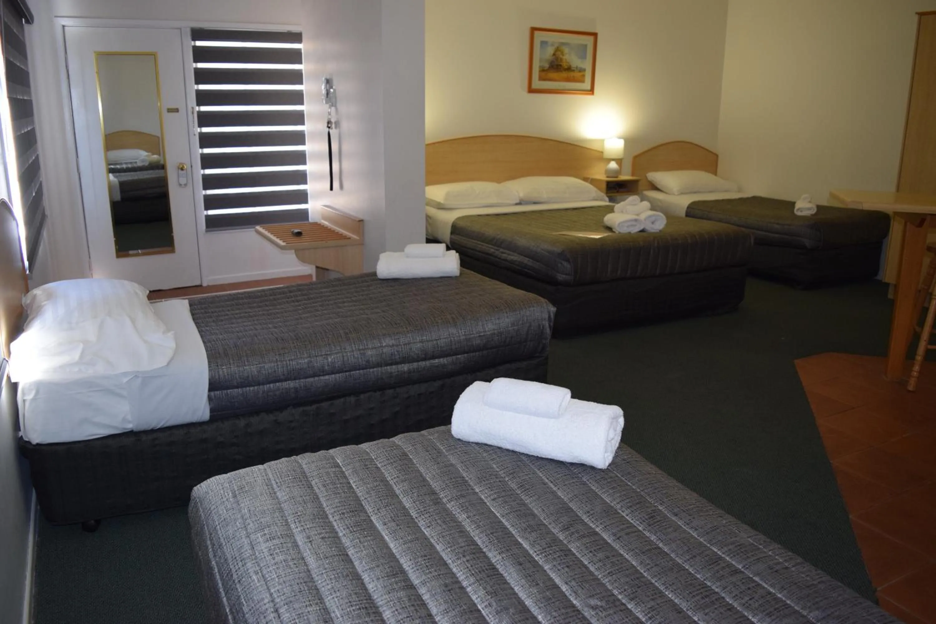 Photo of the whole room in Warwick Vines Motel