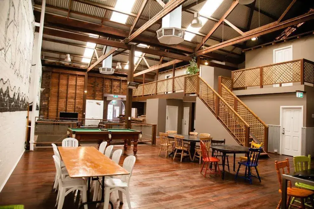 Billiard, Restaurant/Places to Eat in Fremantle Hostel