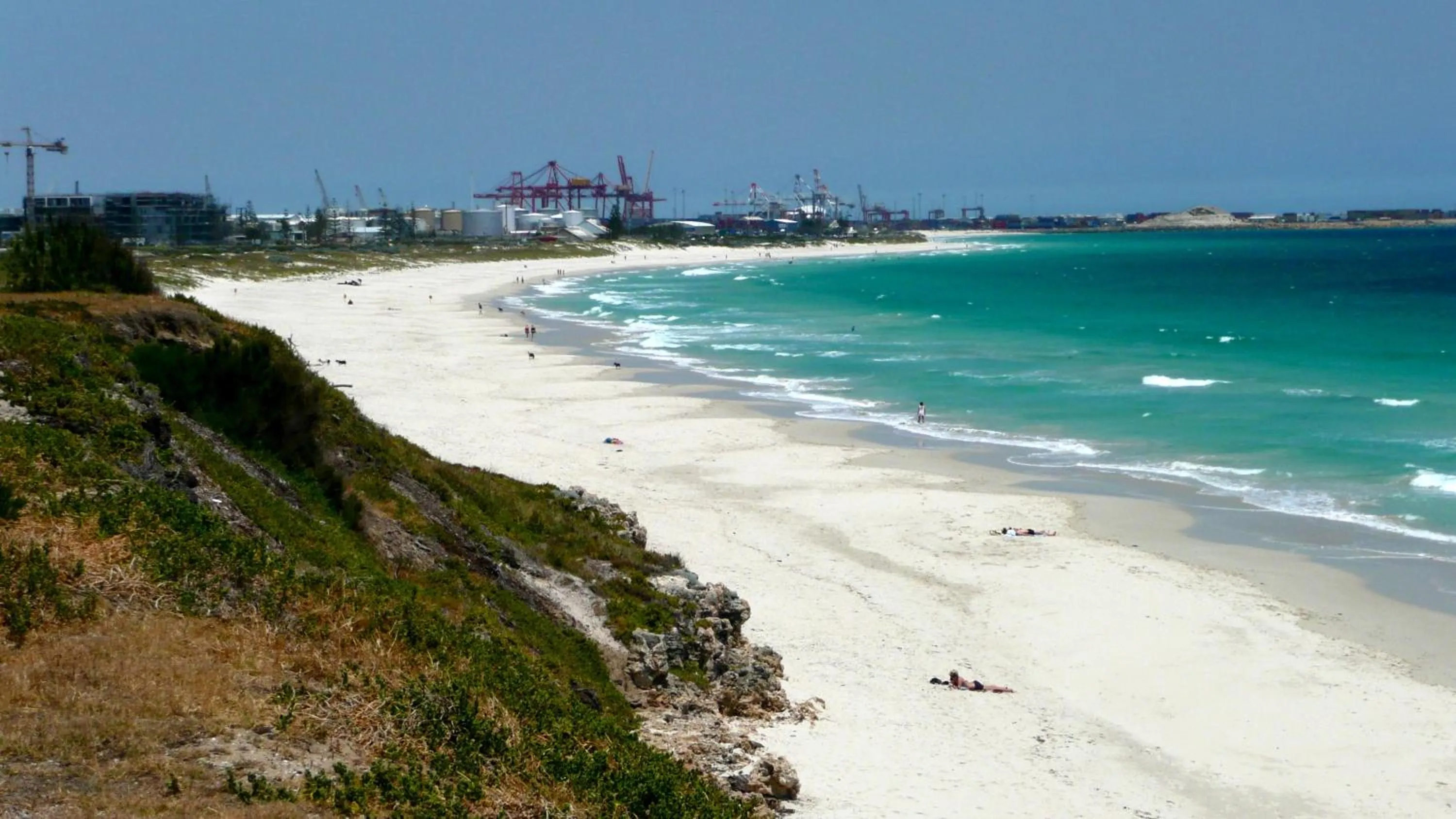 Beach in Fremantle Hostel