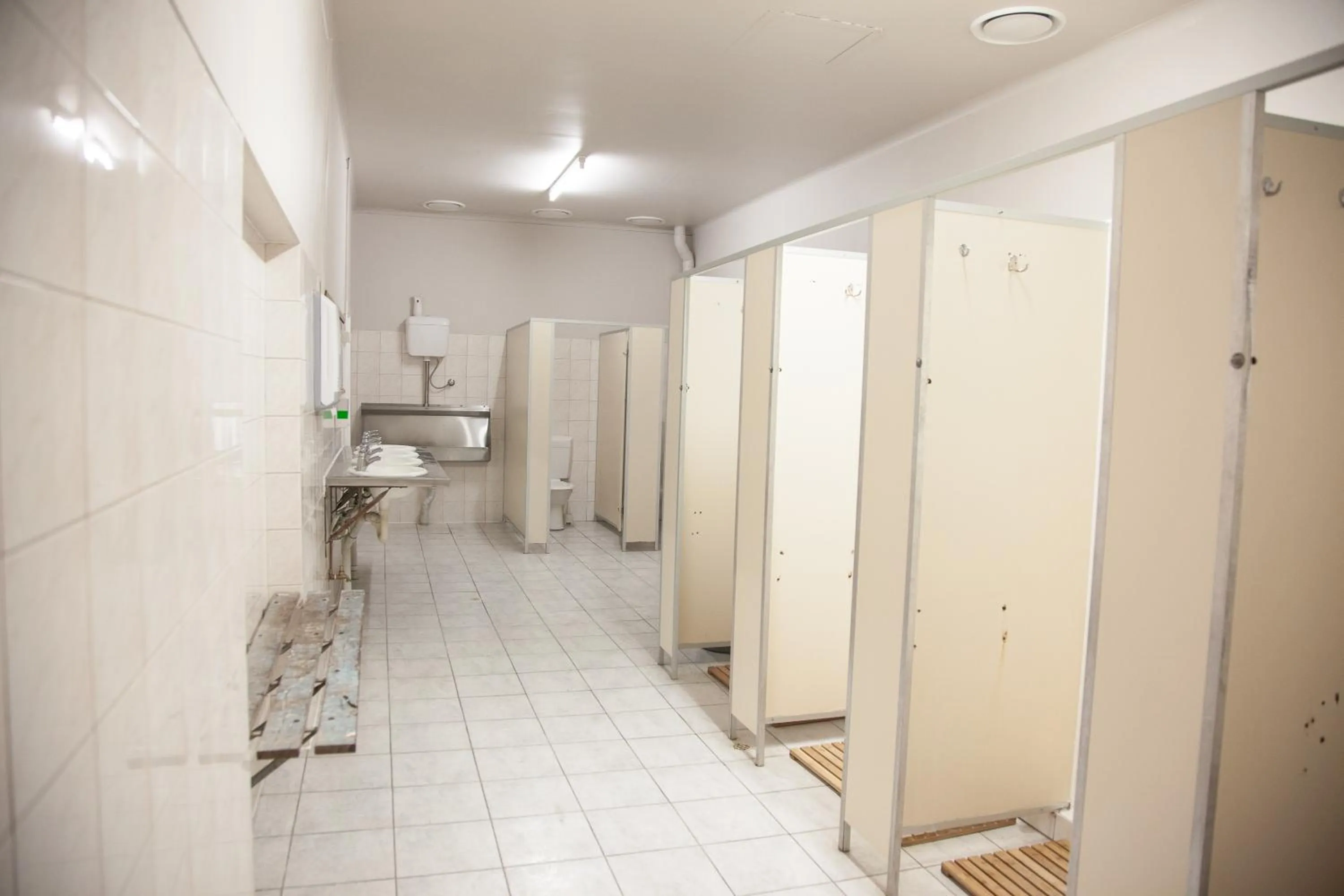 Bathroom in Fremantle Hostel