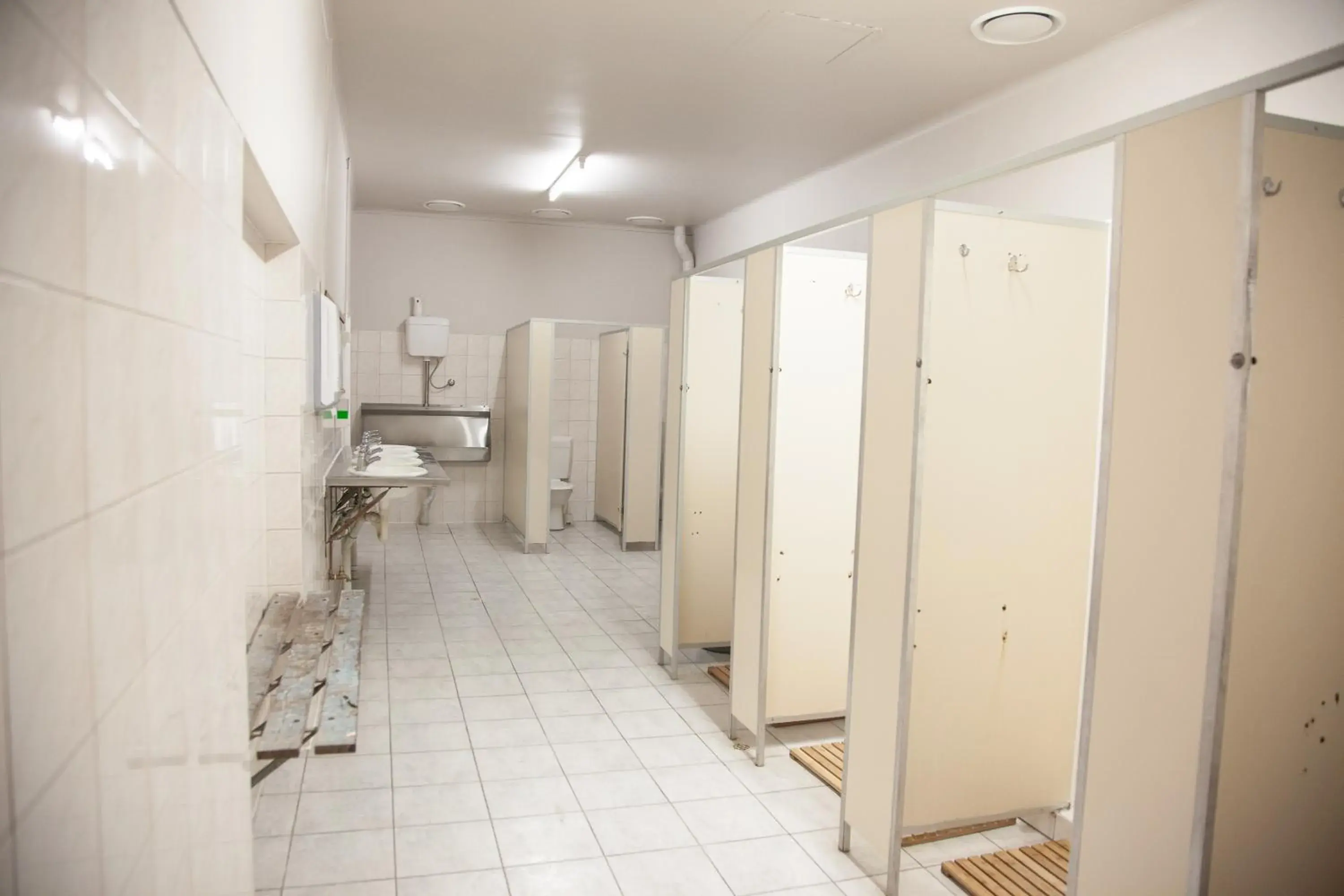 Bathroom in Fremantle Hostel