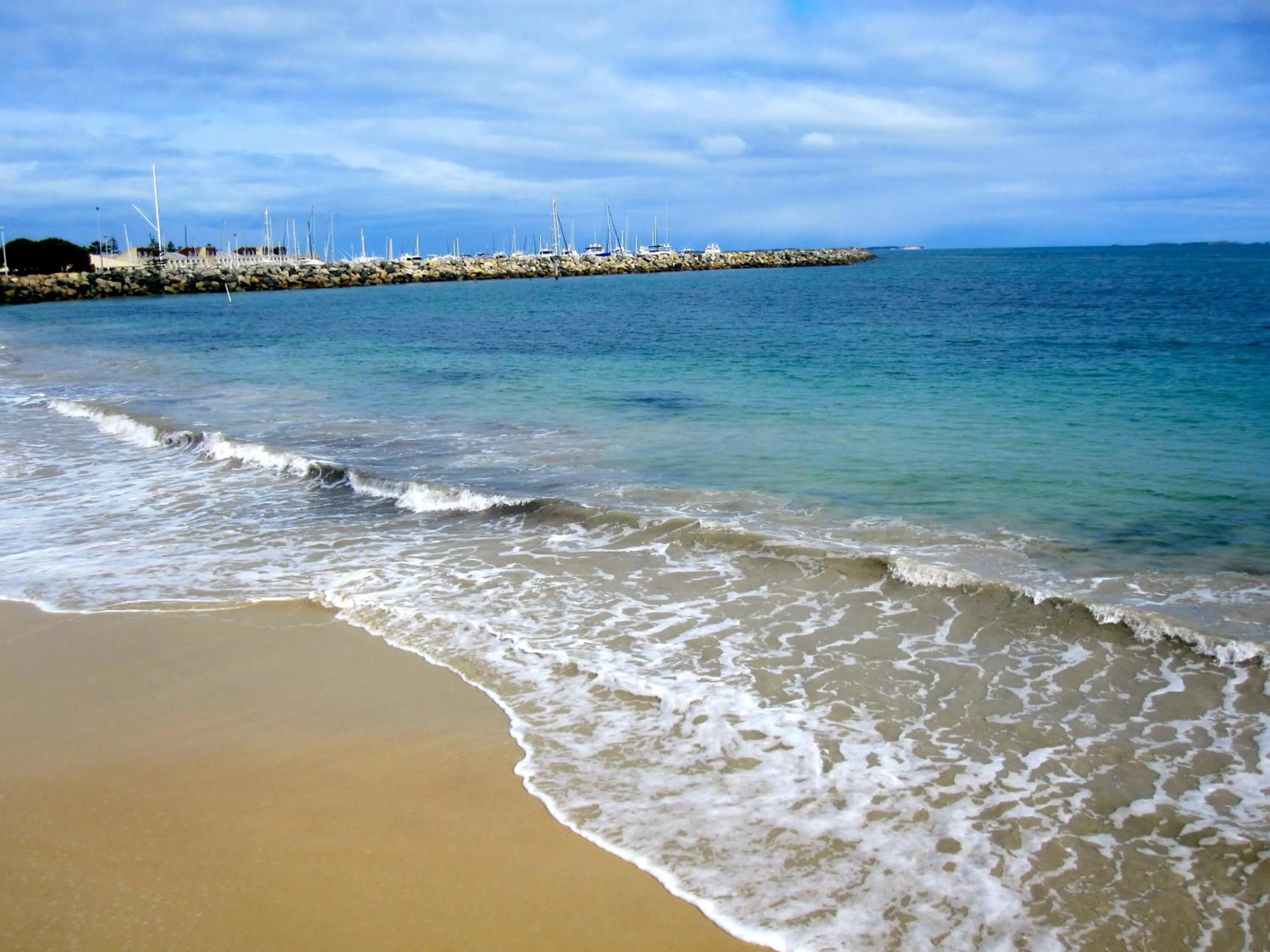 Beach in Fremantle Hostel