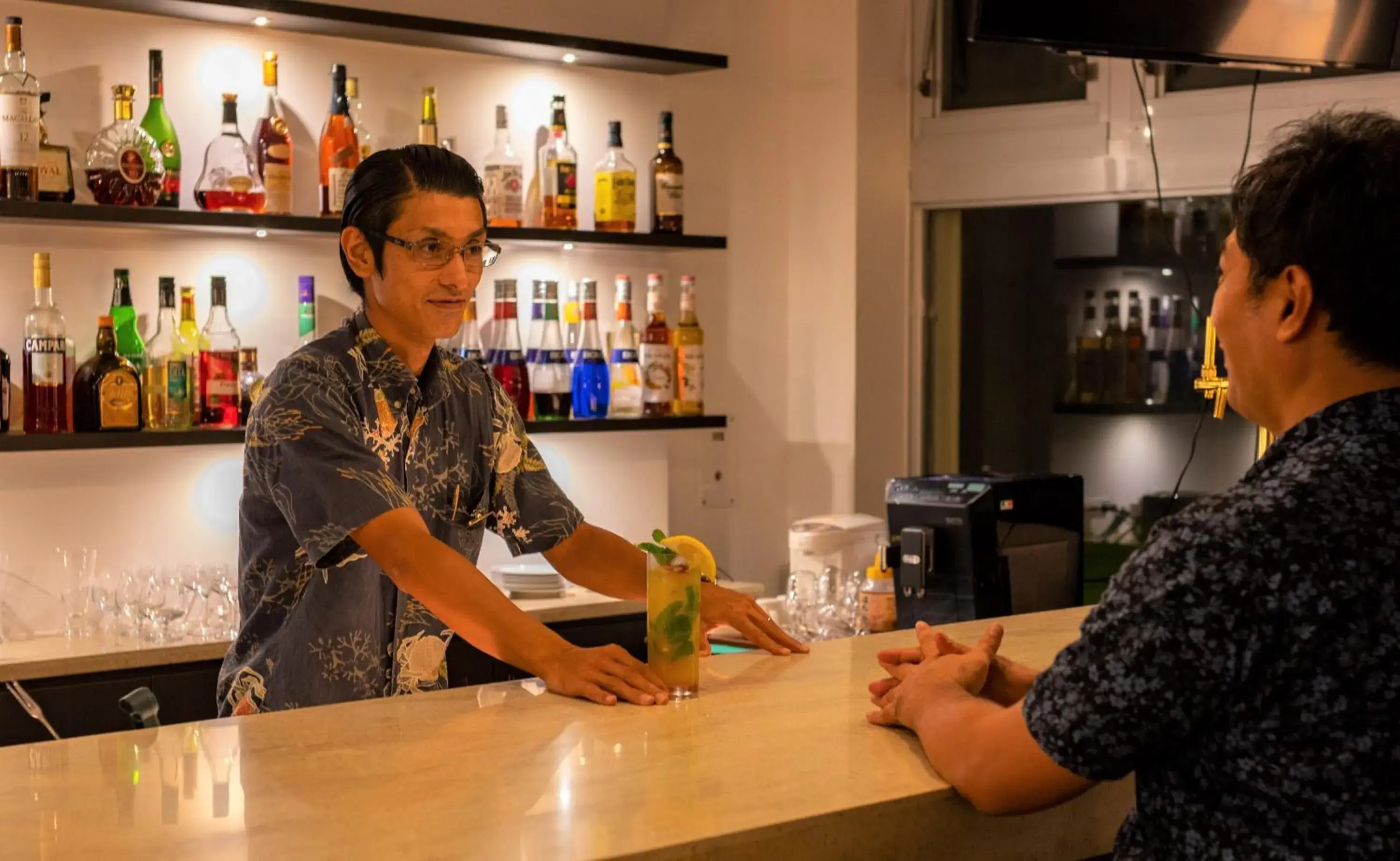 Lounge or bar in EN RESORT Kumejima EEF Beach Hotel Lounge or bar in EN RESORT Kumejima EEF Beach Hotel