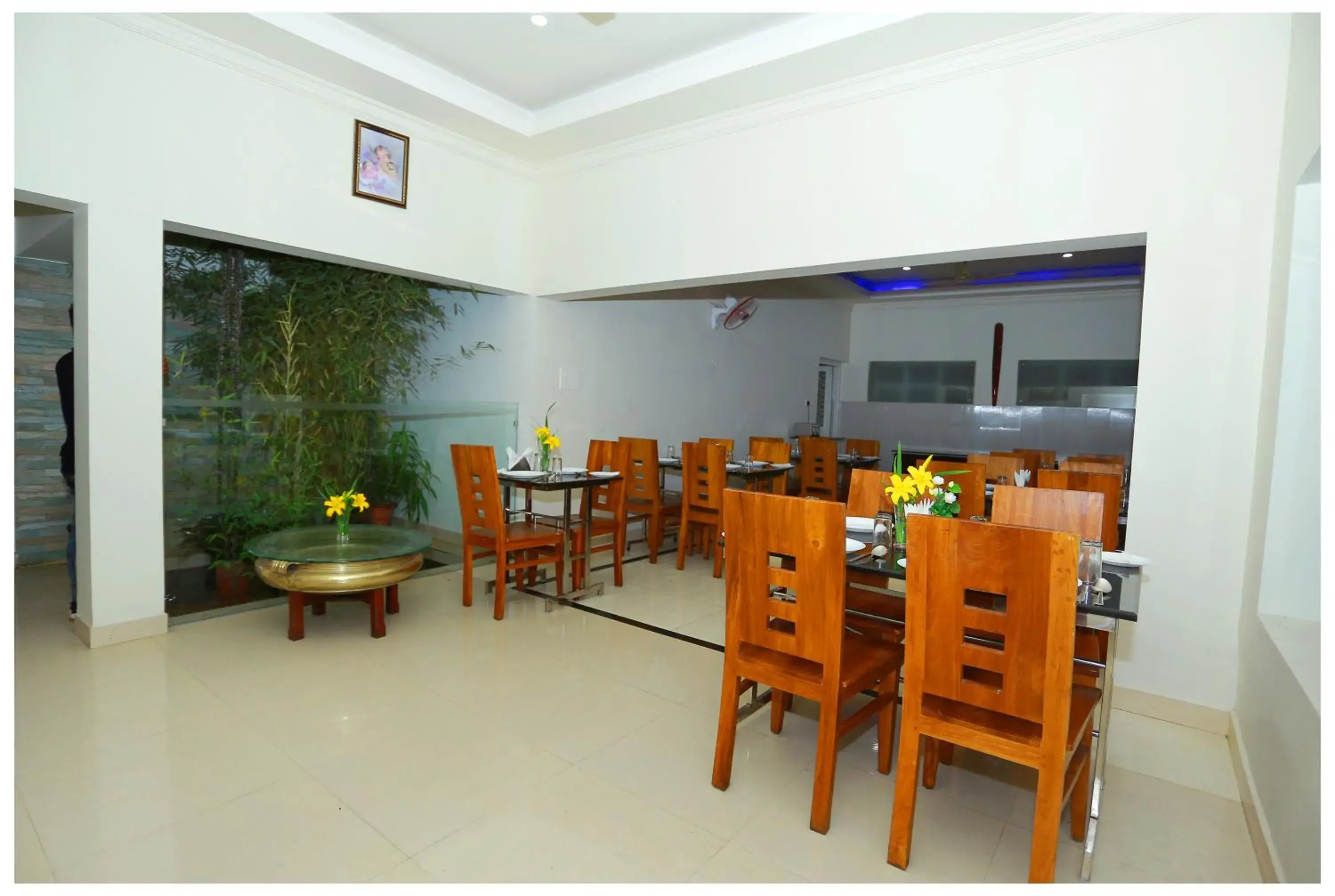 Restaurant/places to eat in Holiday Vagamon Restaurant/places to eat in Holiday Vagamon