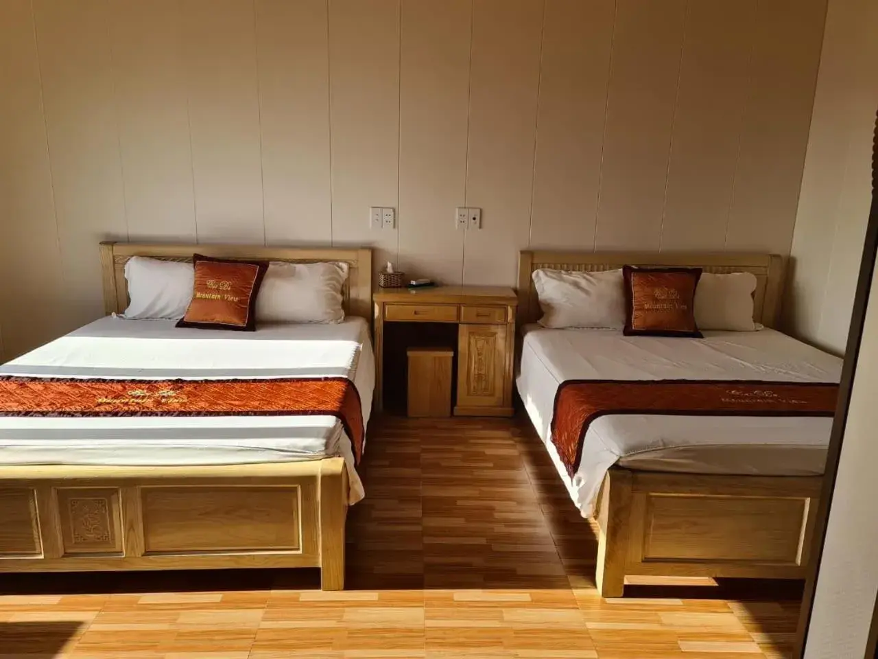Deluxe Double or Twin Room with Mountain View in Cat Ba Mountain View Homestay Deluxe Double or Twin Room with Mountain View in Cat Ba Mountain View Homestay