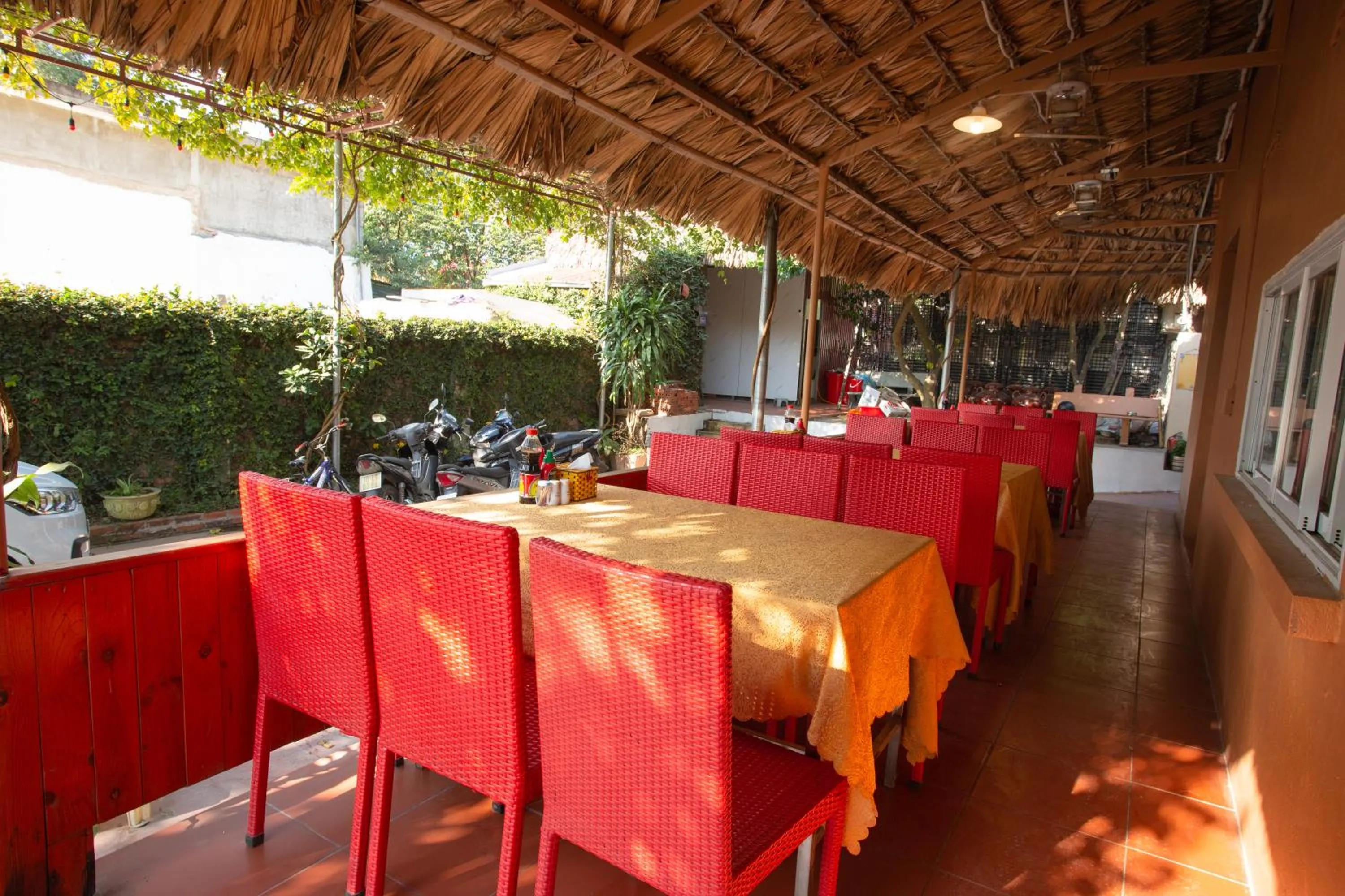 Restaurant/places to eat in Cat Ba Mountain View Homestay