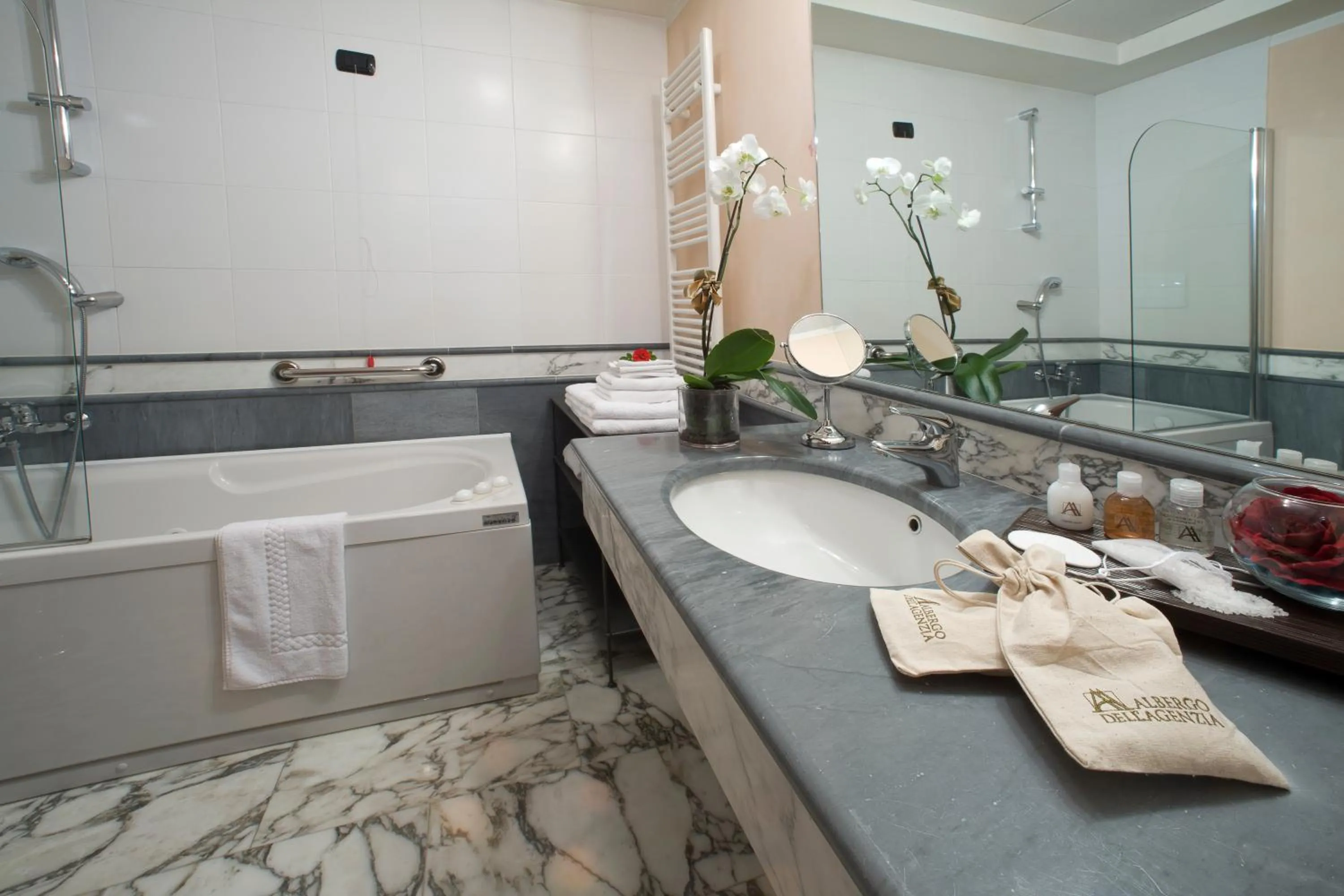 Bathroom in Albergo dell'Agenzia