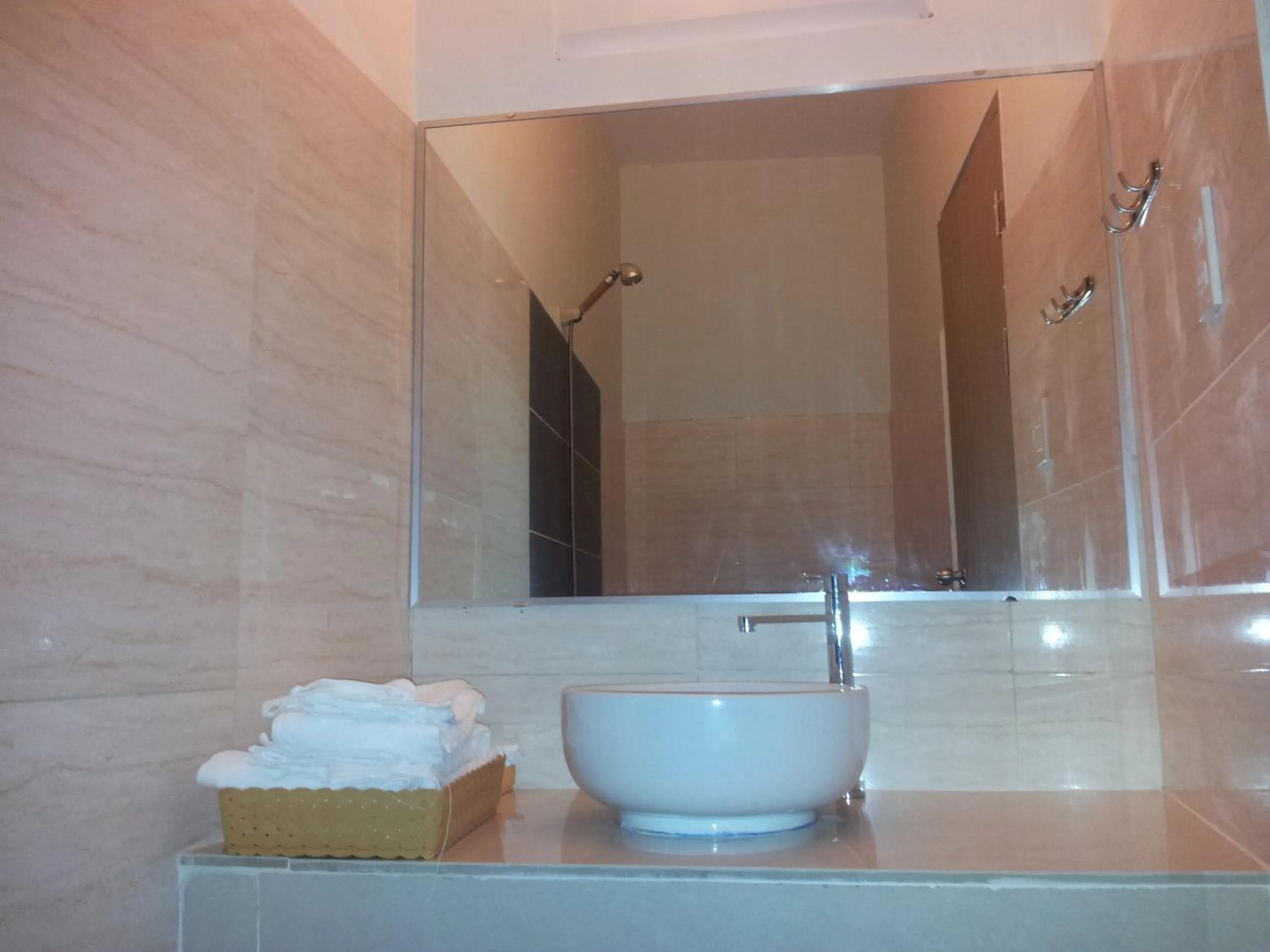 Toilet in Sunshine Bungalow