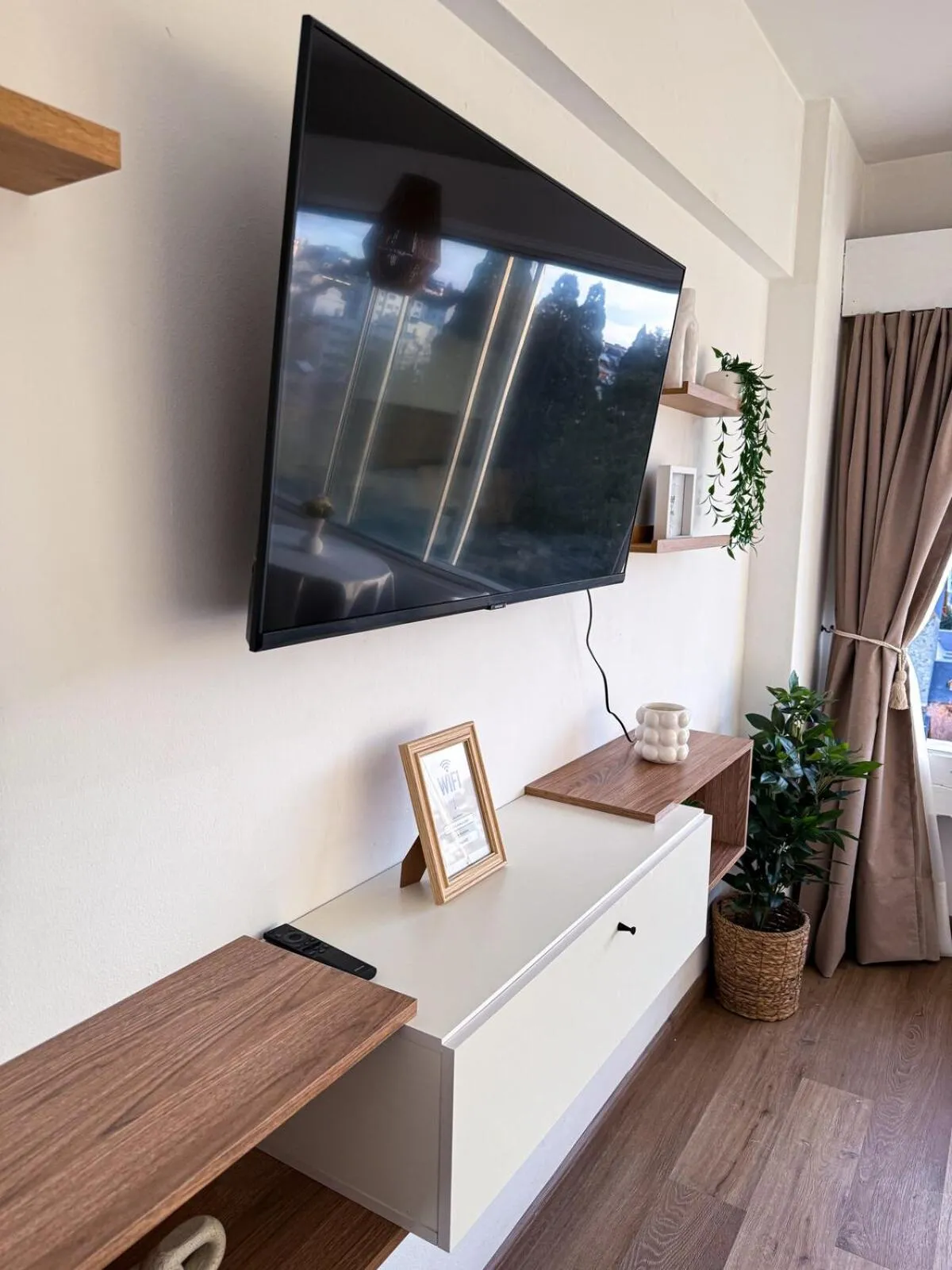 TV and multimedia in Studio vista al lago