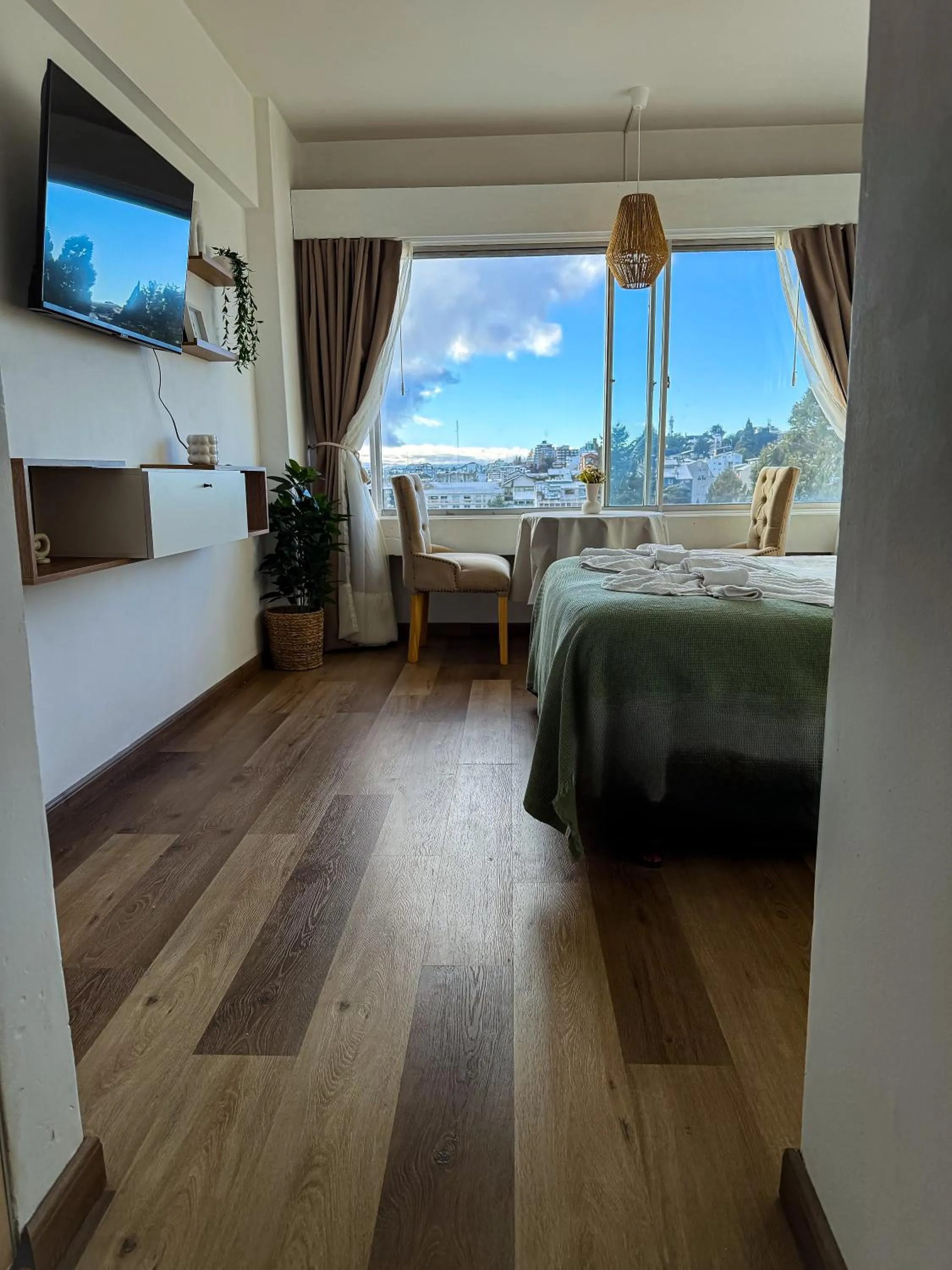 Bed in Studio vista al lago