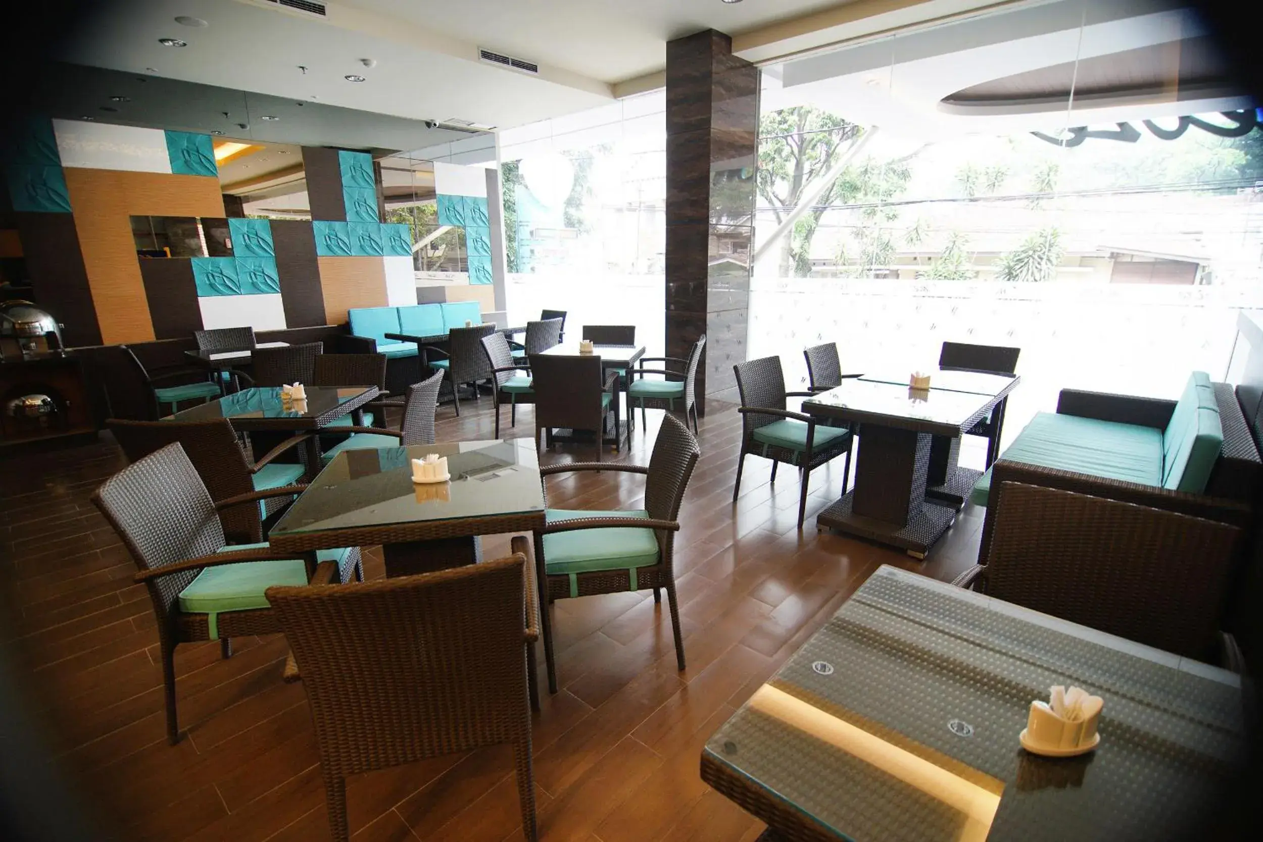 Restaurant/Places to Eat in Meize Hotel Bandung