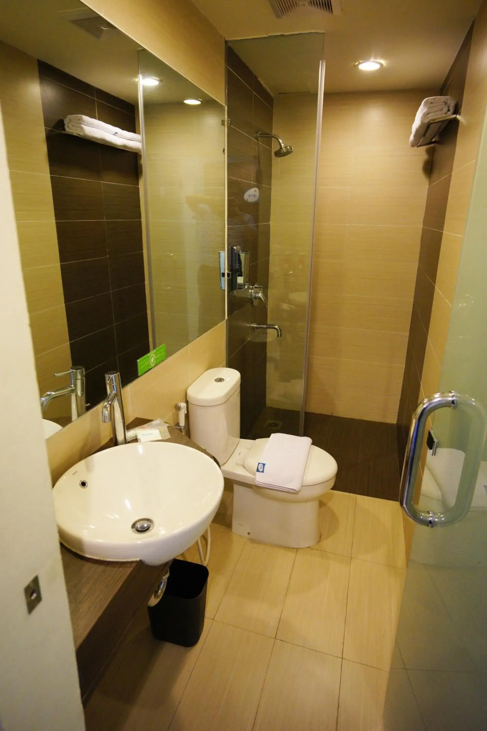 Bathroom in Meize Hotel Bandung