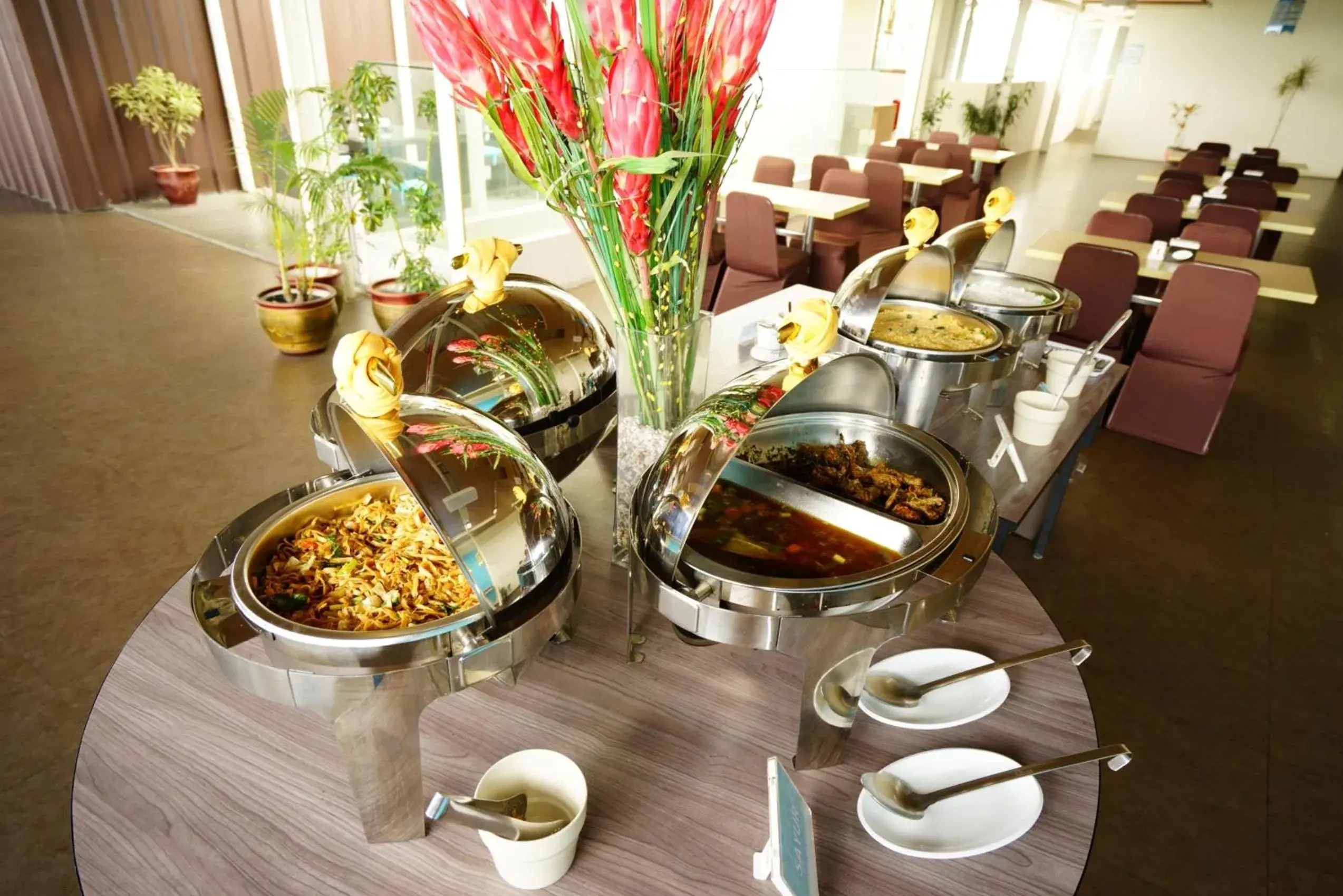 Restaurant/places to eat in Meize Hotel Bandung