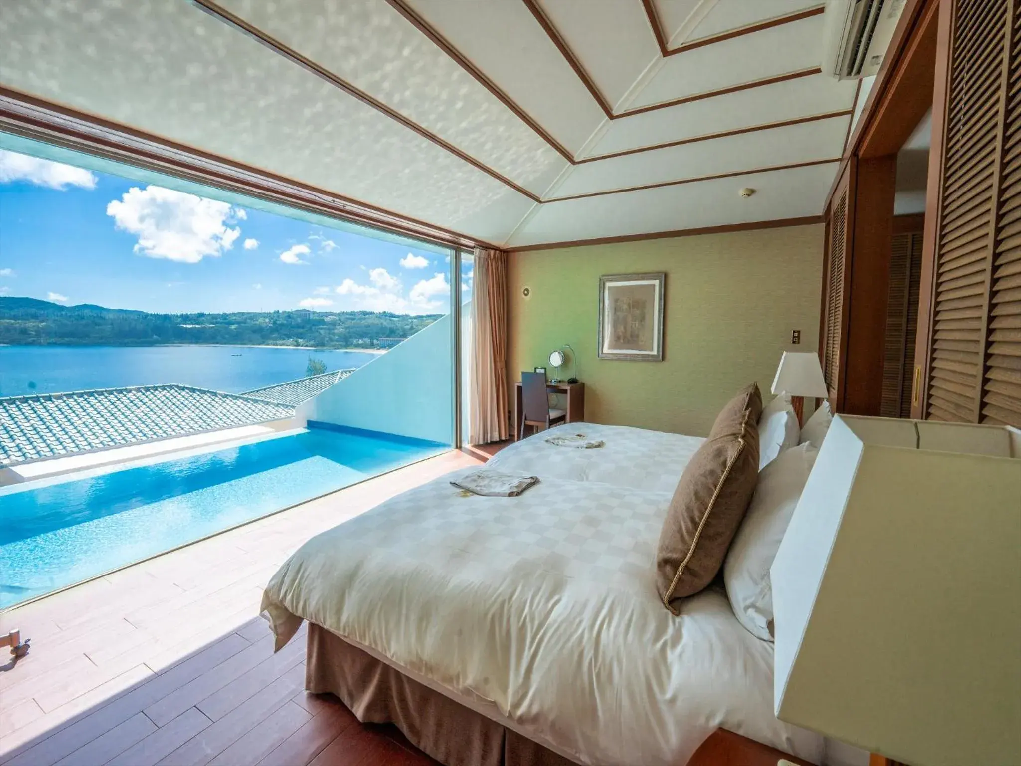 Bed in Oriental Hills Okinawa Bed in Oriental Hills Okinawa