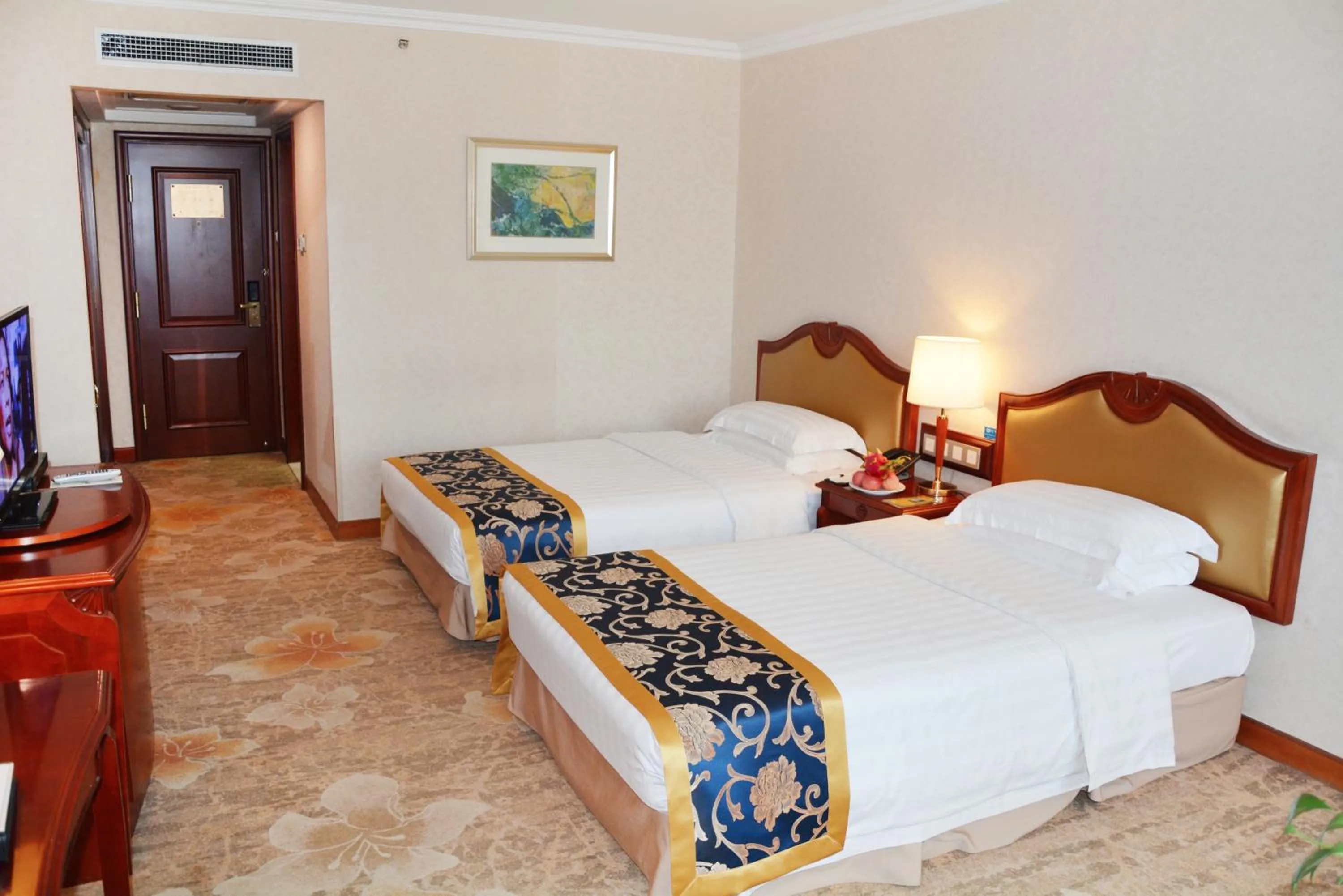 Bed in Beijing Asia Pacific Garden Hotel