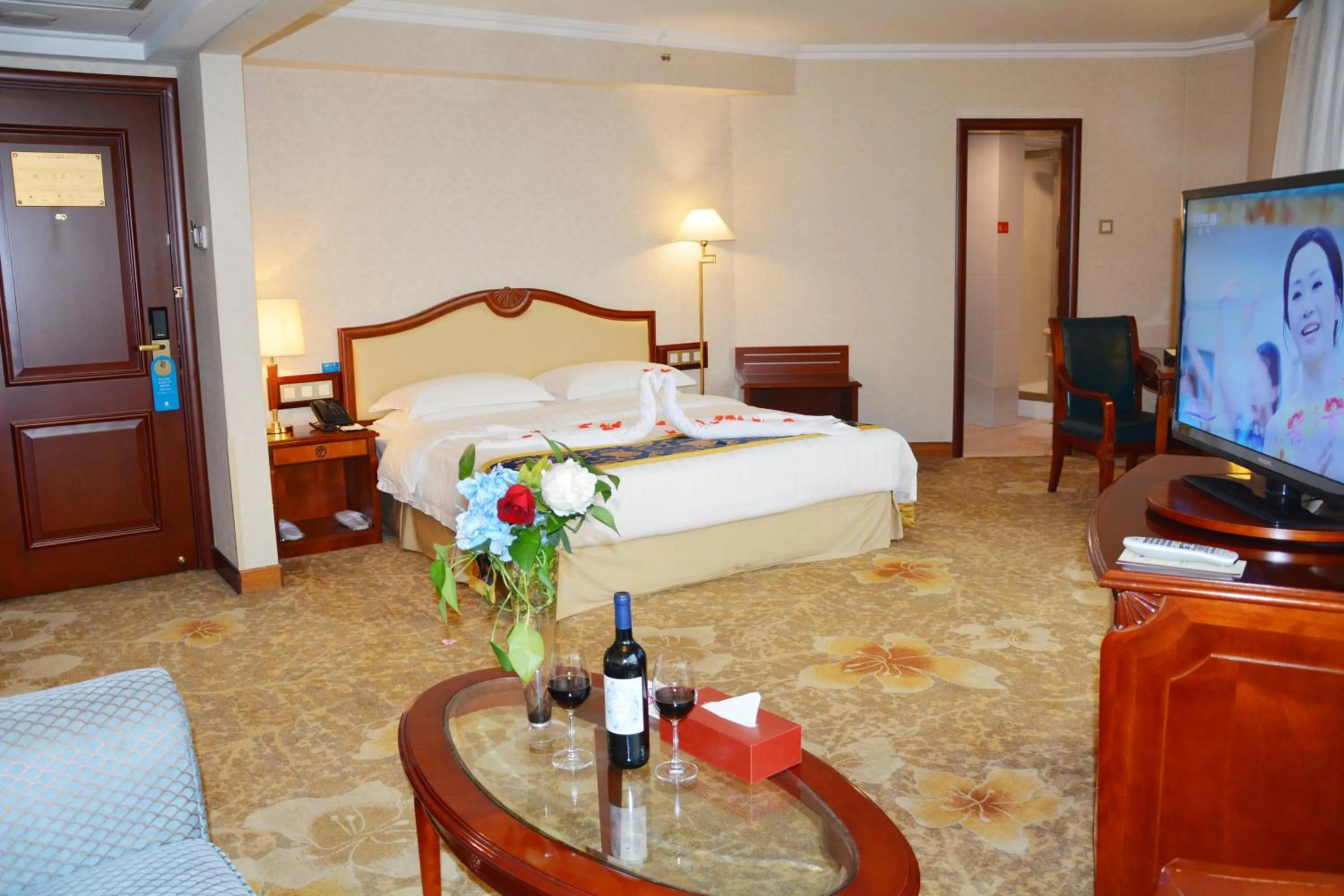 Bed in Beijing Asia Pacific Garden Hotel