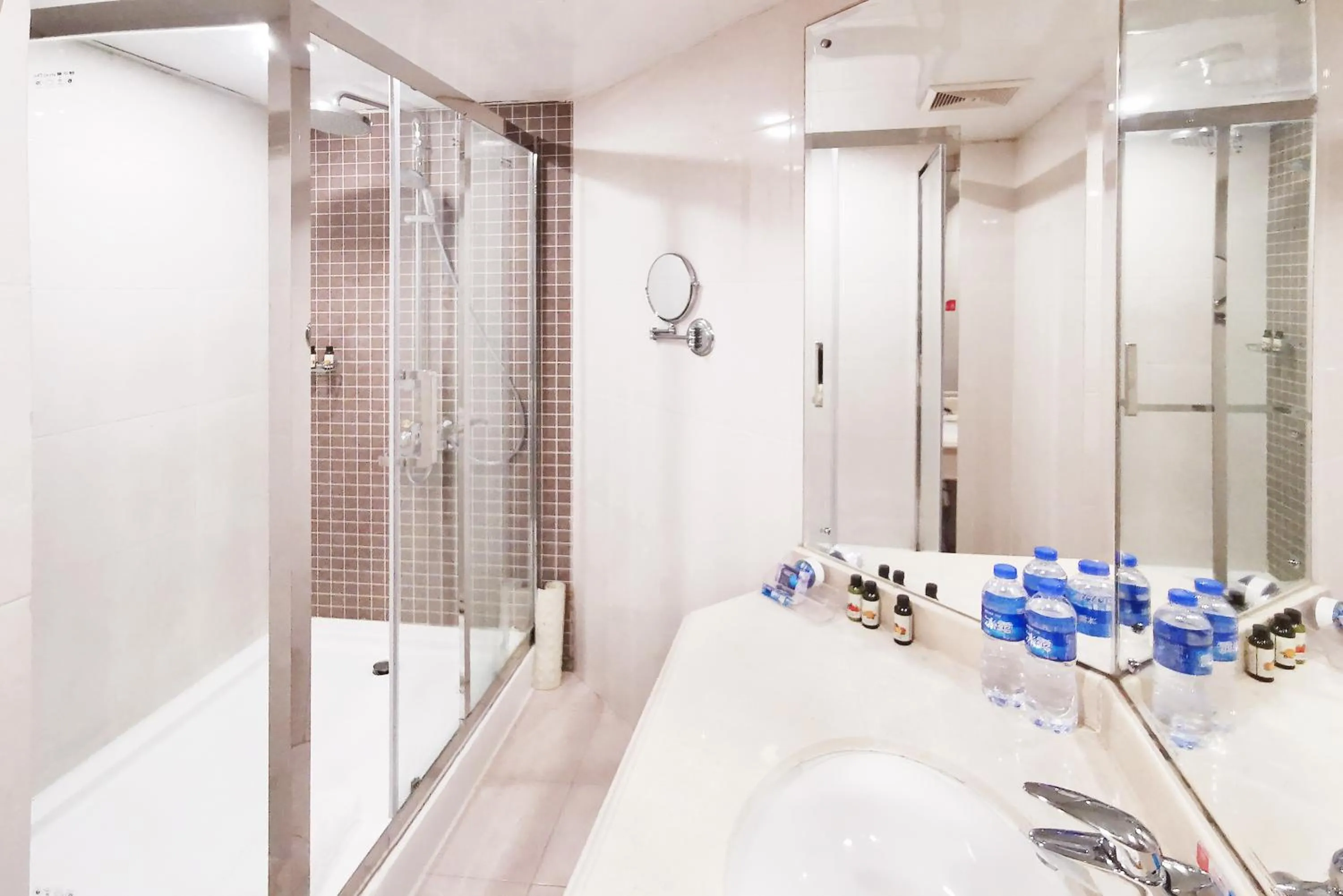 Bathroom in Beijing Asia Pacific Garden Hotel