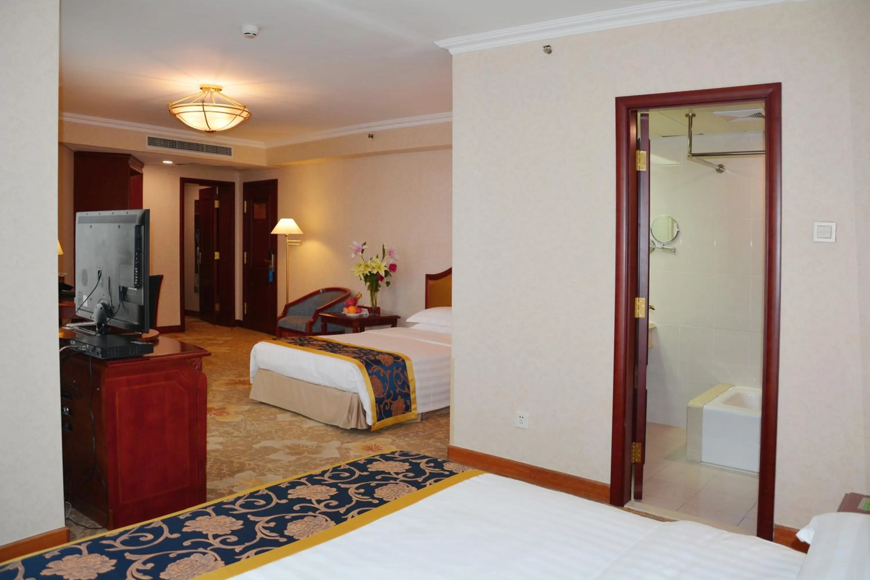 Bed in Beijing Asia Pacific Garden Hotel