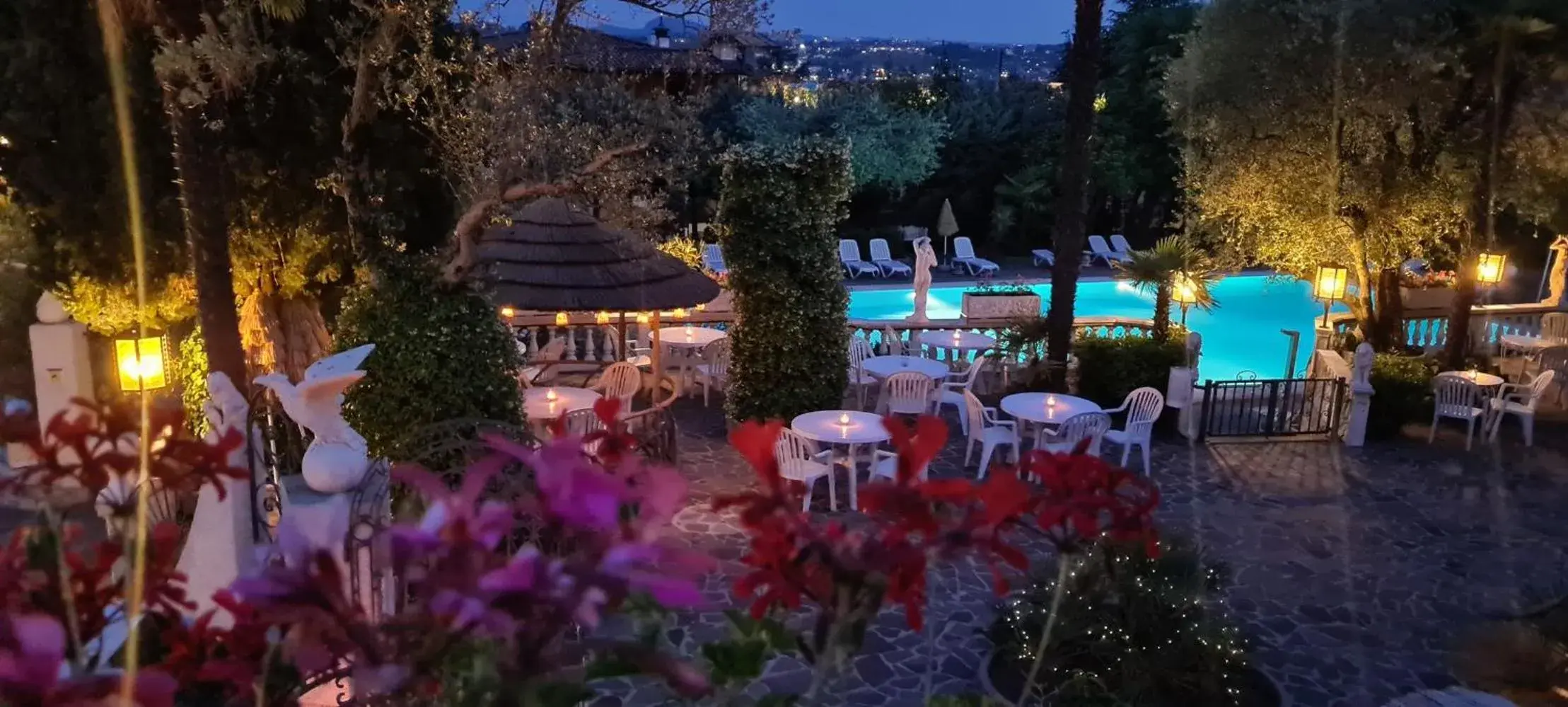 Swimming pool in Park Hotel Ville Montefiori Swimming pool in Park Hotel Ville Montefiori