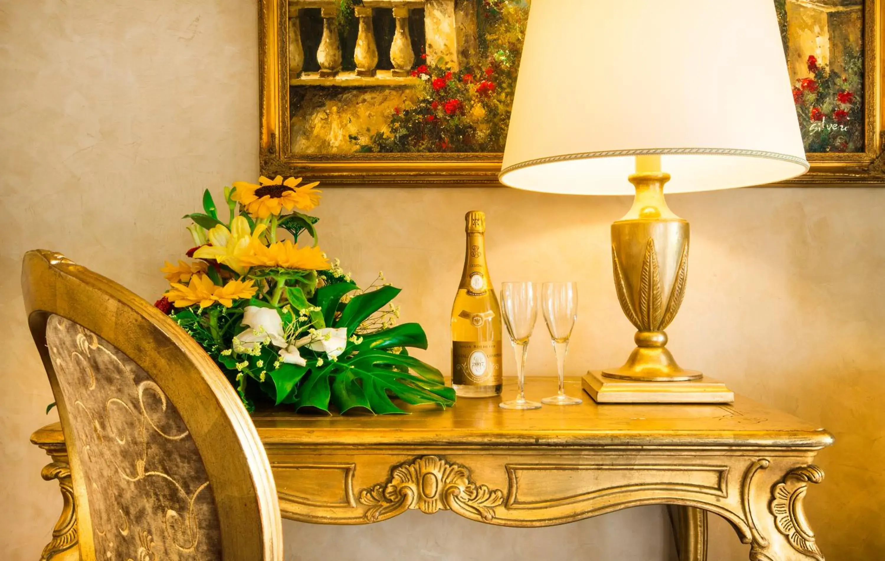 Living room in Park Hotel Ville Montefiori Spa & Centro Benessere Living room in Park Hotel Ville Montefiori Spa & Centro Benessere