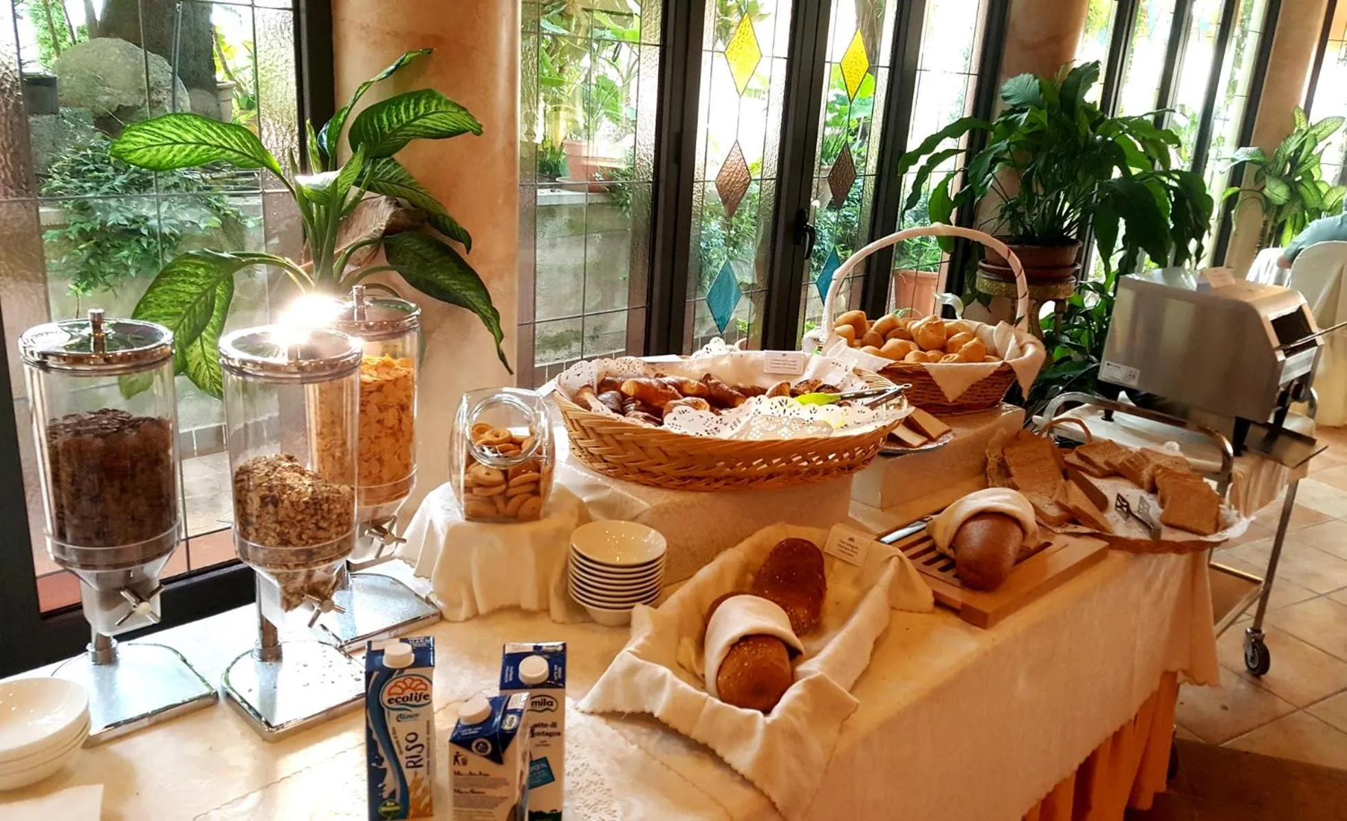 Breakfast in Park Hotel Ville Montefiori