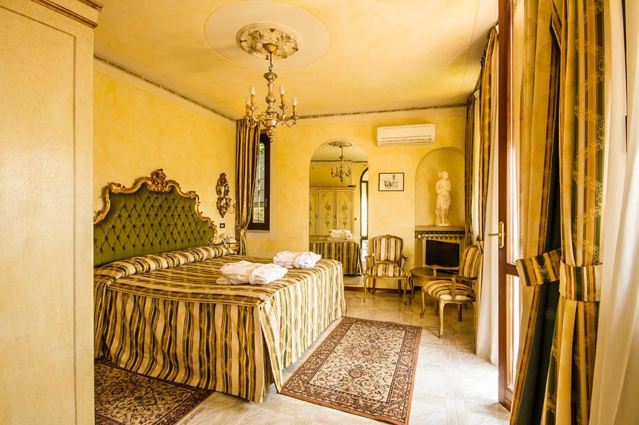 Photo of the whole room, Bed in Park Hotel Ville Montefiori