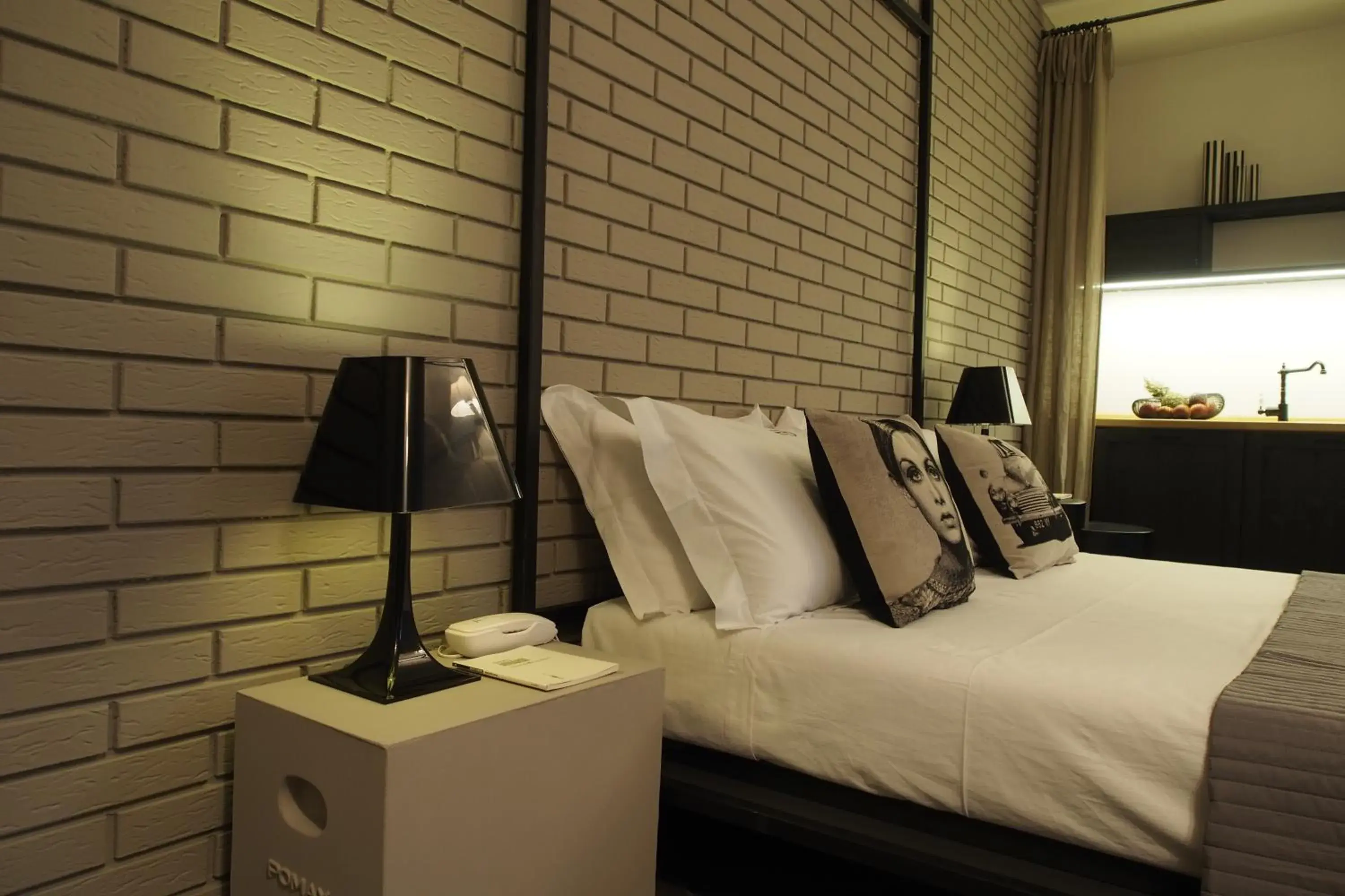 Decorative detail, Bed in Terrazzani Suite Decorative detail, Bed in Terrazzani Suite