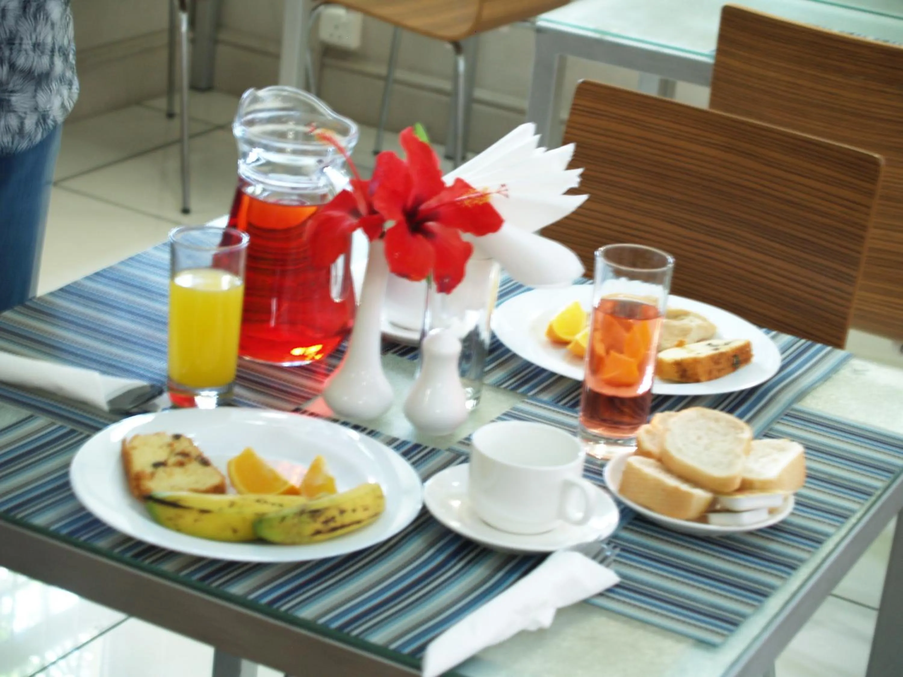 Buffet breakfast in Champ de Mars B&B