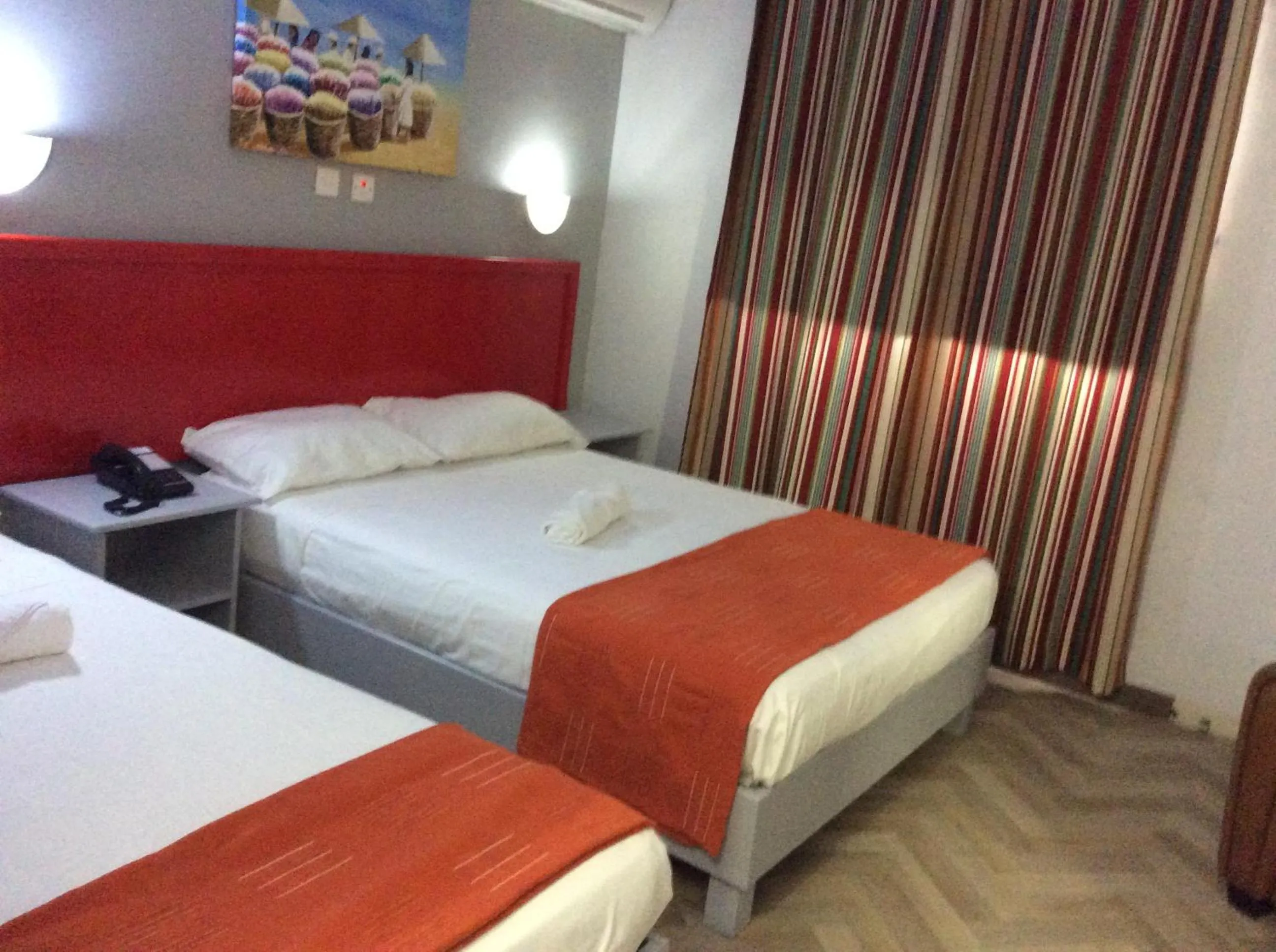 Shower, Bed in Champ de Mars B&B