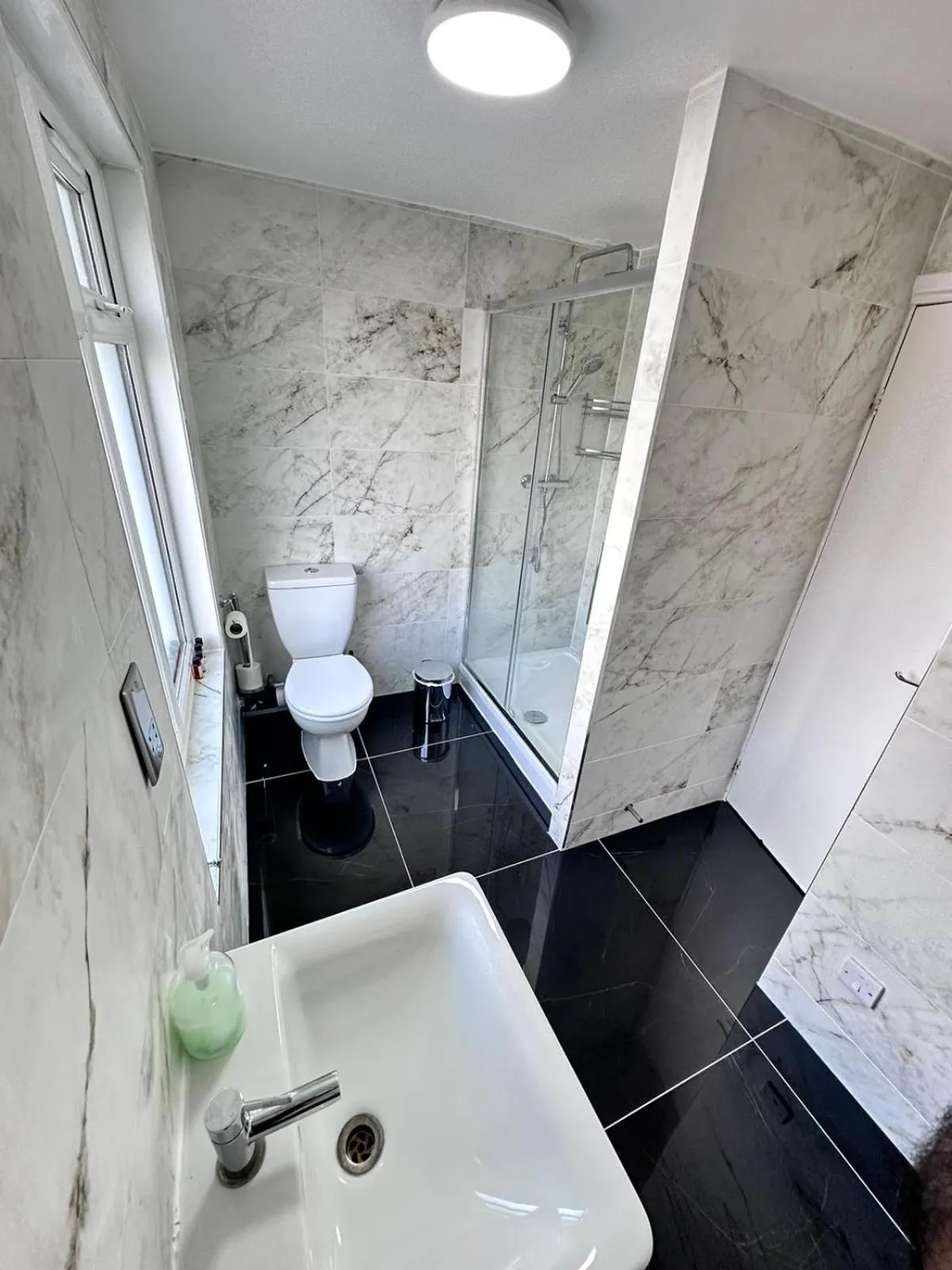 Shower in Acacia Hotel