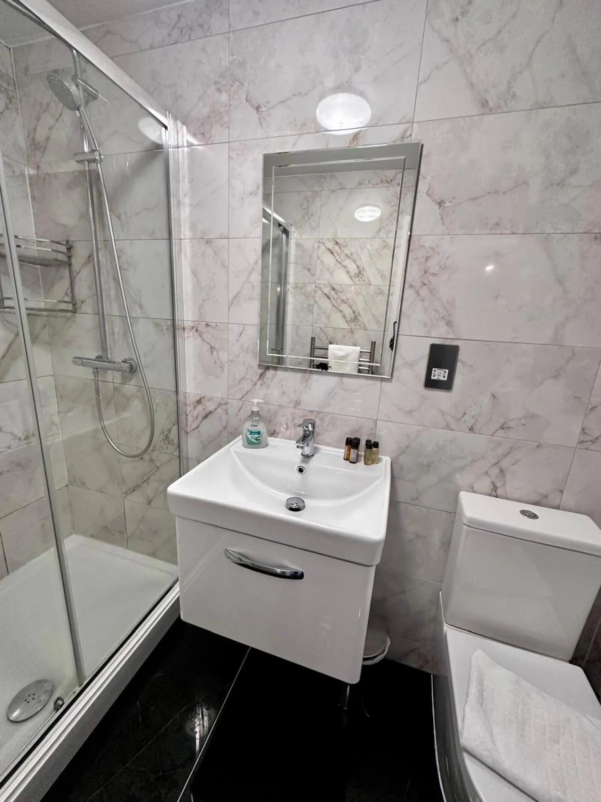 Shower in Acacia Hotel