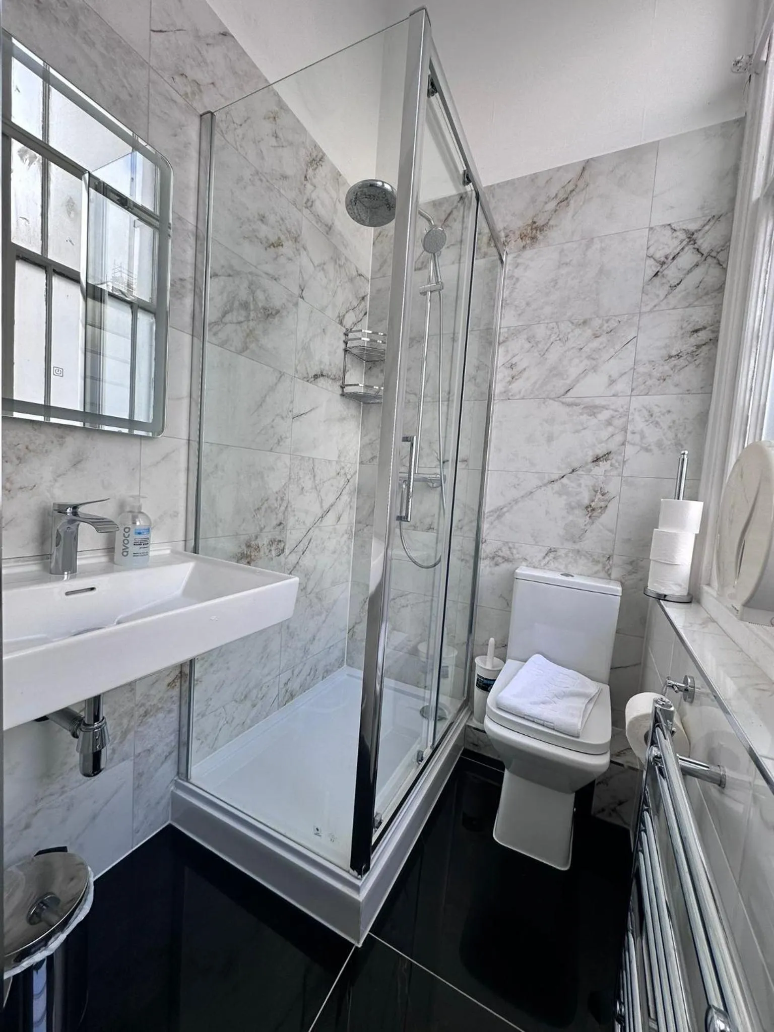 Shower in Acacia Hotel