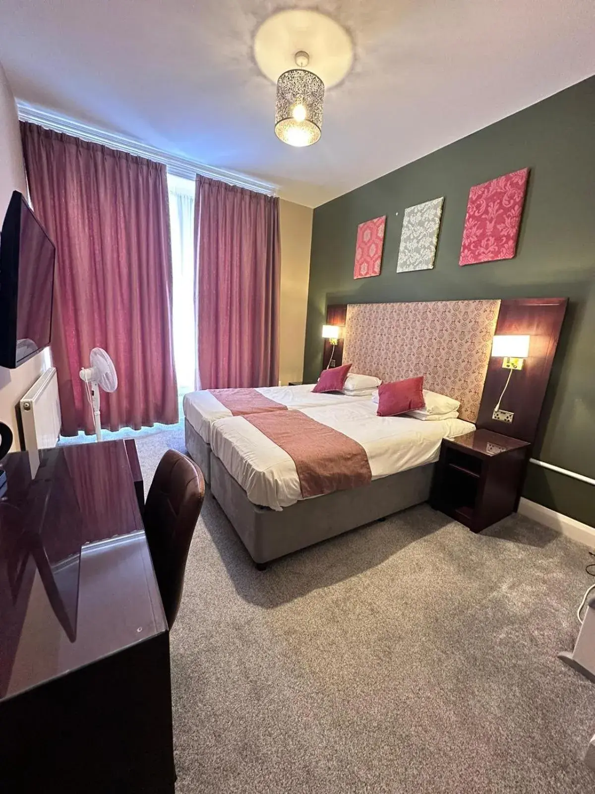 Deluxe Twin Room in Acacia Hotel Deluxe Twin Room in Acacia Hotel