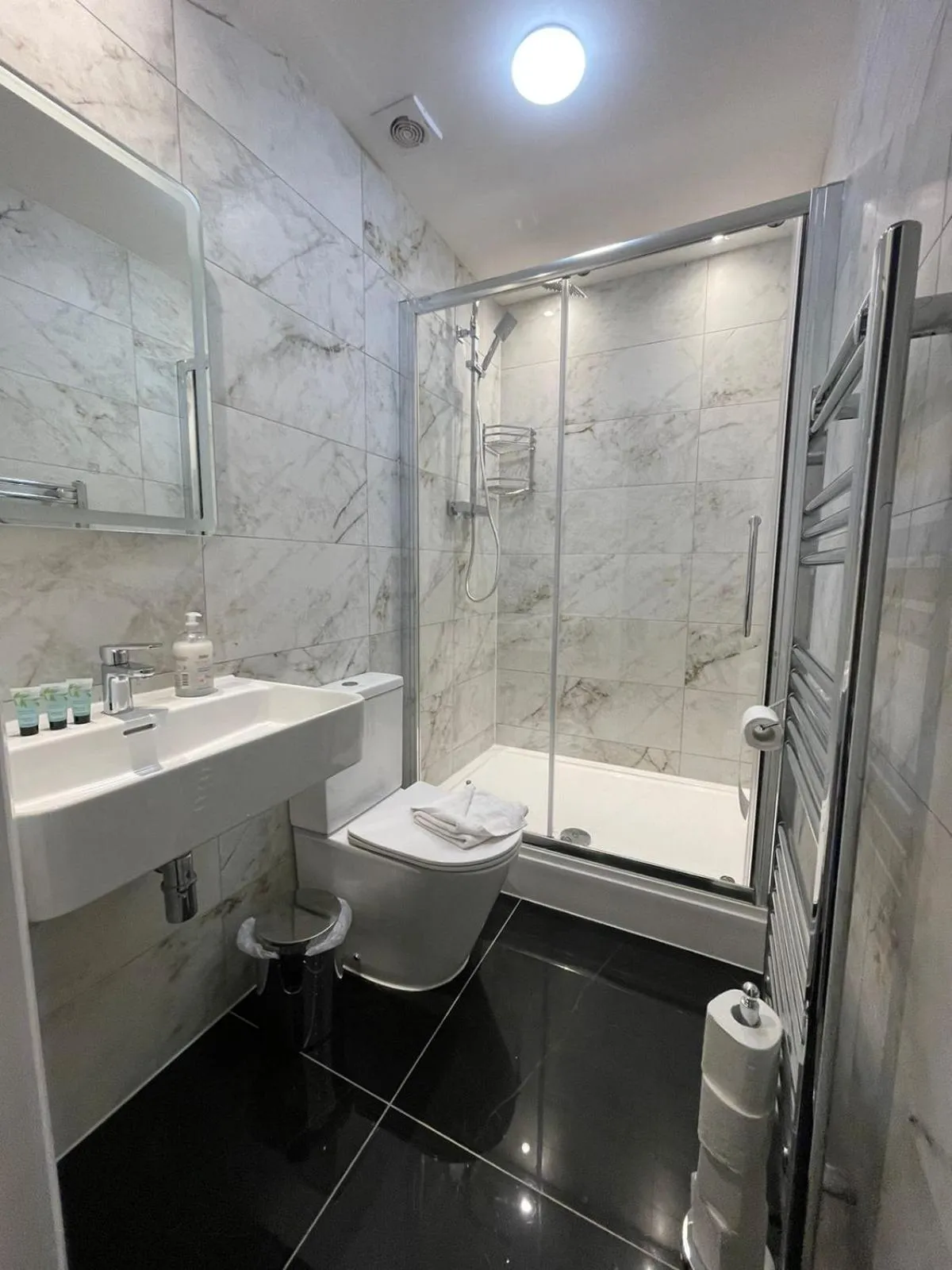 Shower in Acacia Hotel