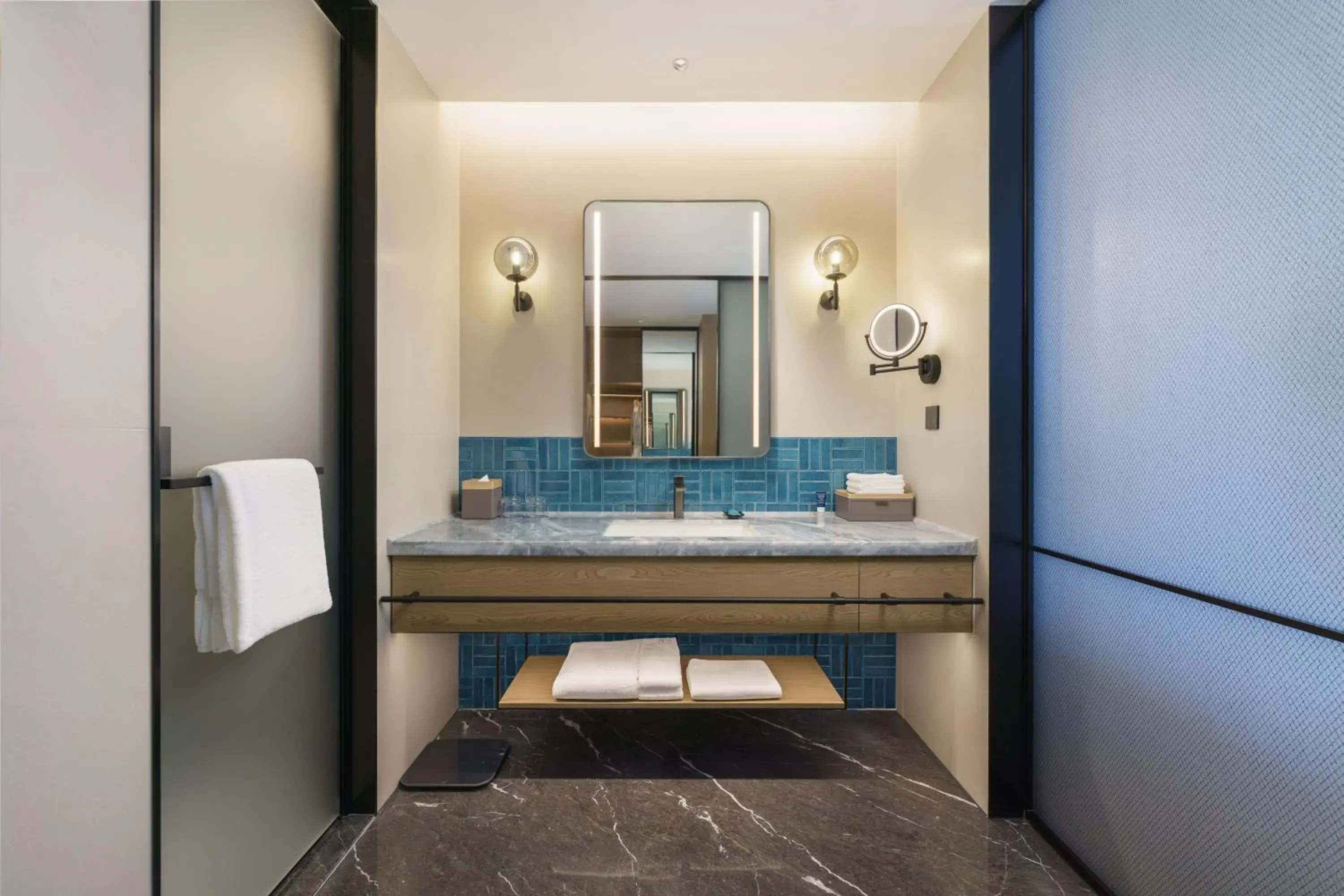 Premium Double Room with Two Double Beds and Sea View in Four Points by Sheraton Dalian Donggang Premium Double Room with Two Double Beds and Sea View in Four Points by Sheraton Dalian Donggang