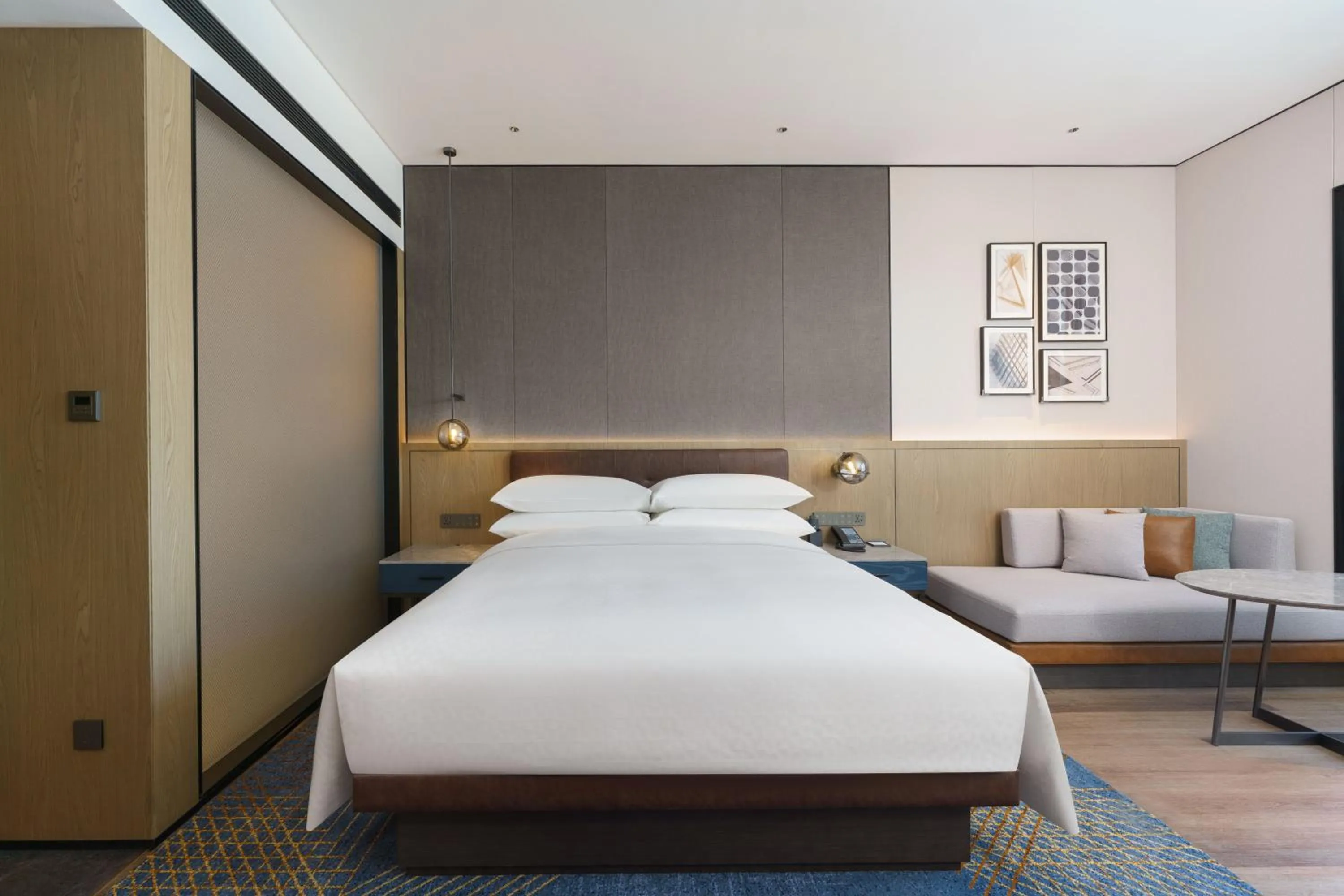 Cozy King Room with Sea View in Four Points by Sheraton Dalian Donggang
