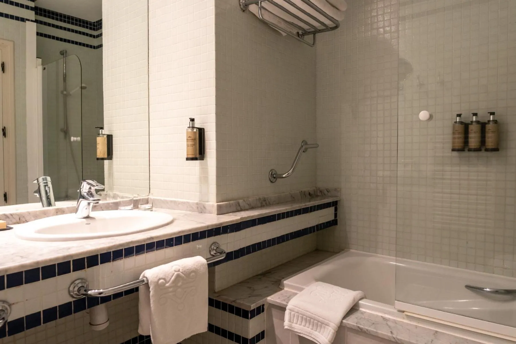 Toilet in Parador de El Hierro