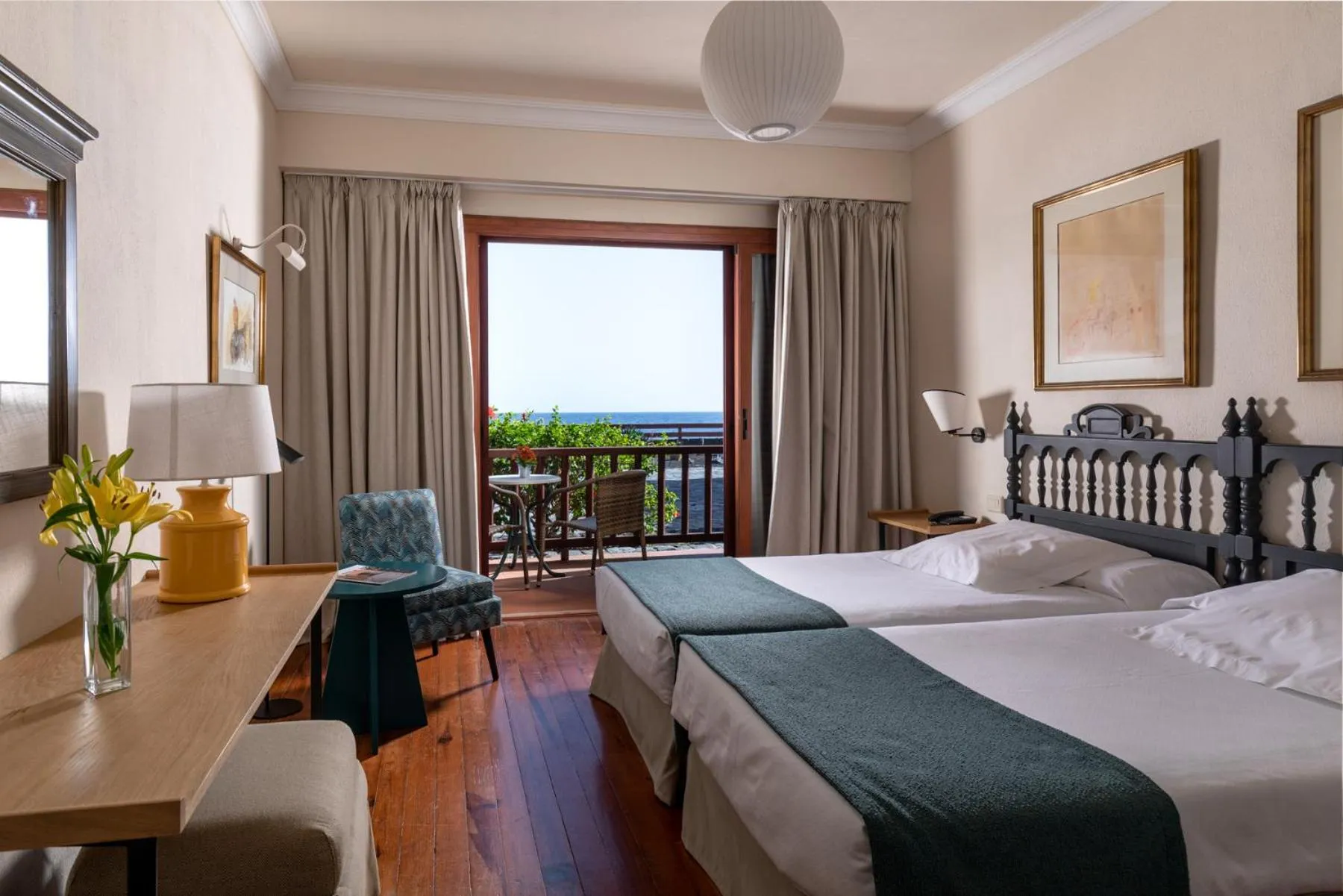 Sea view, Bed in Parador de El Hierro