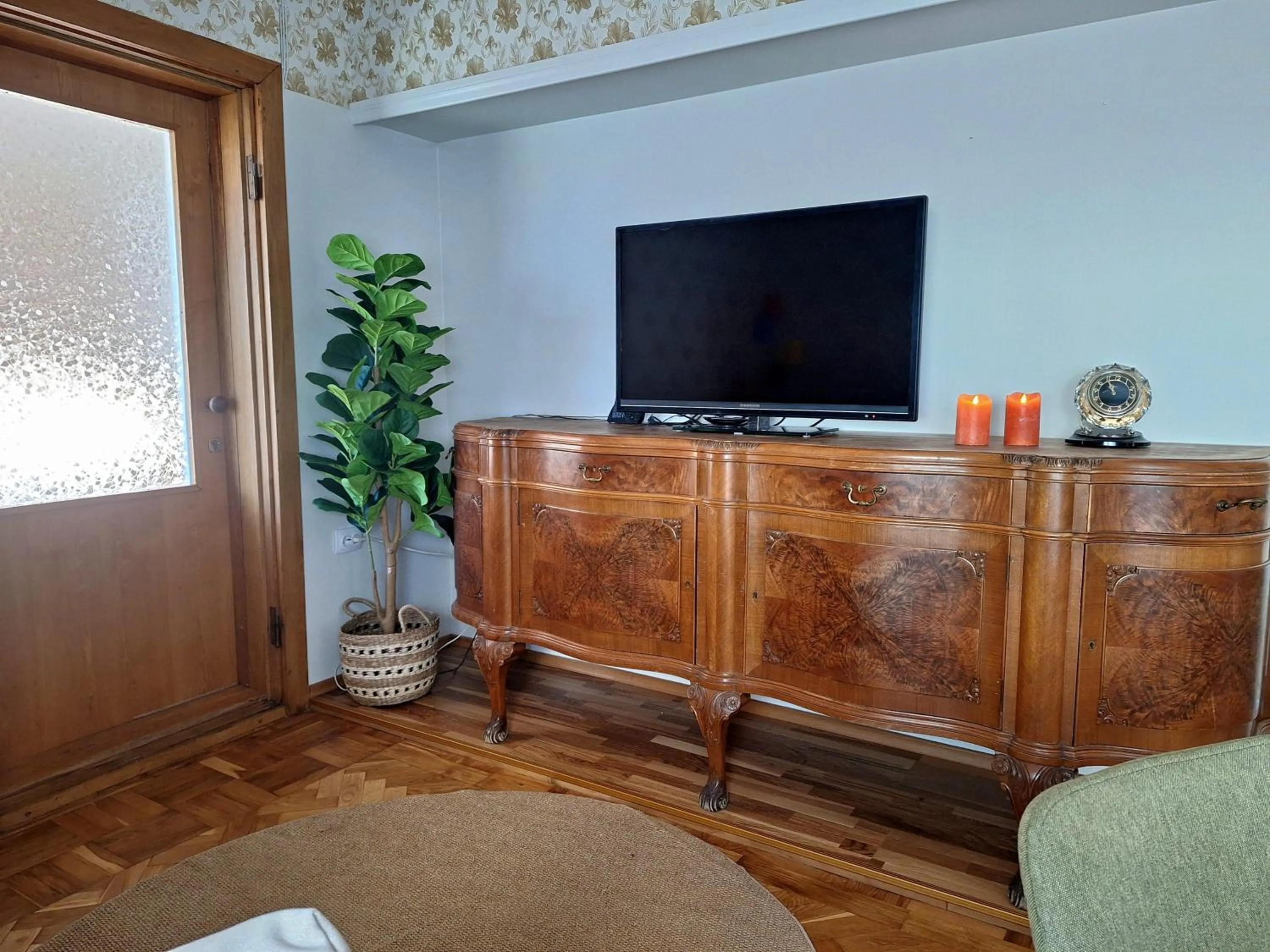Soliid Apartment