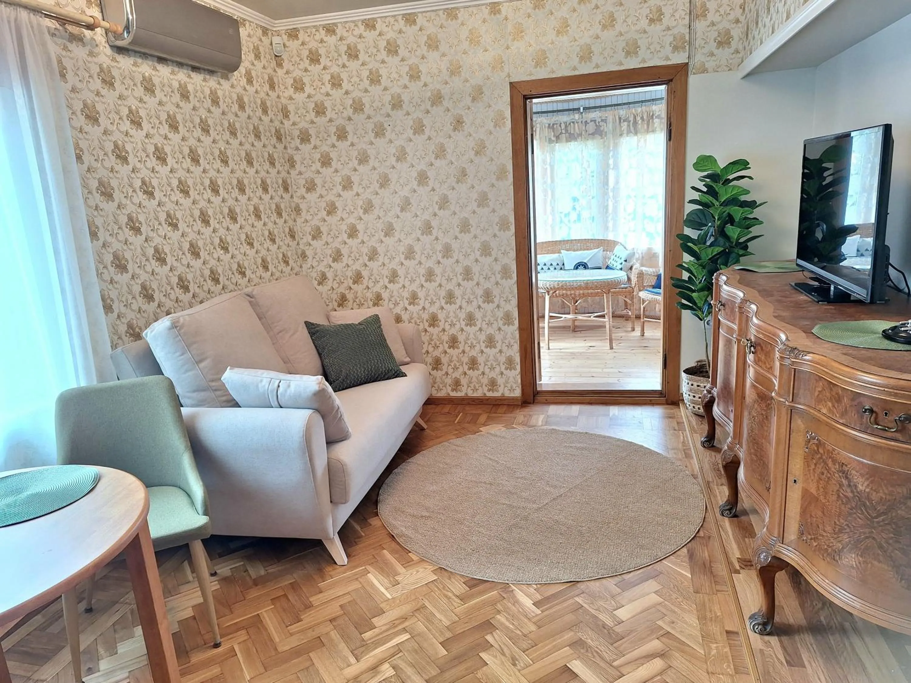 Soliid Apartment