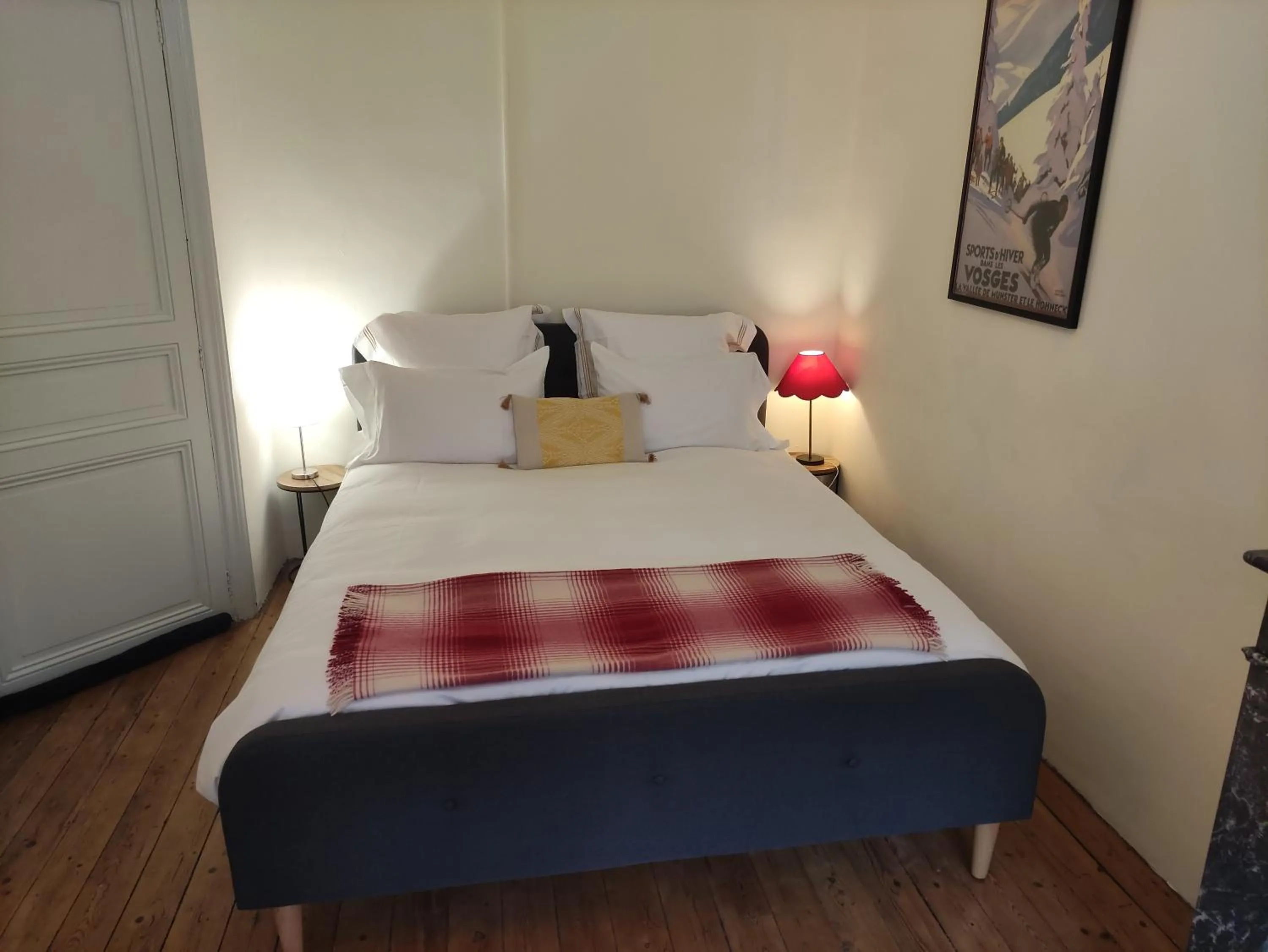 Bed in The Apartments, Rue Barbès