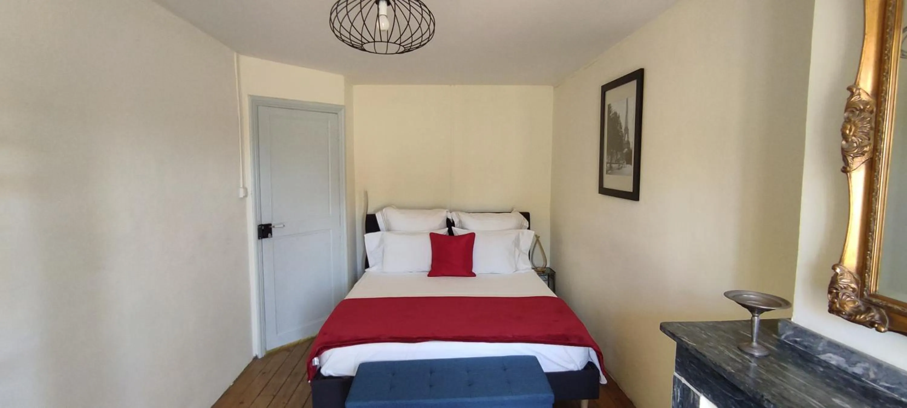 Bed in The Apartments, Rue Barbès