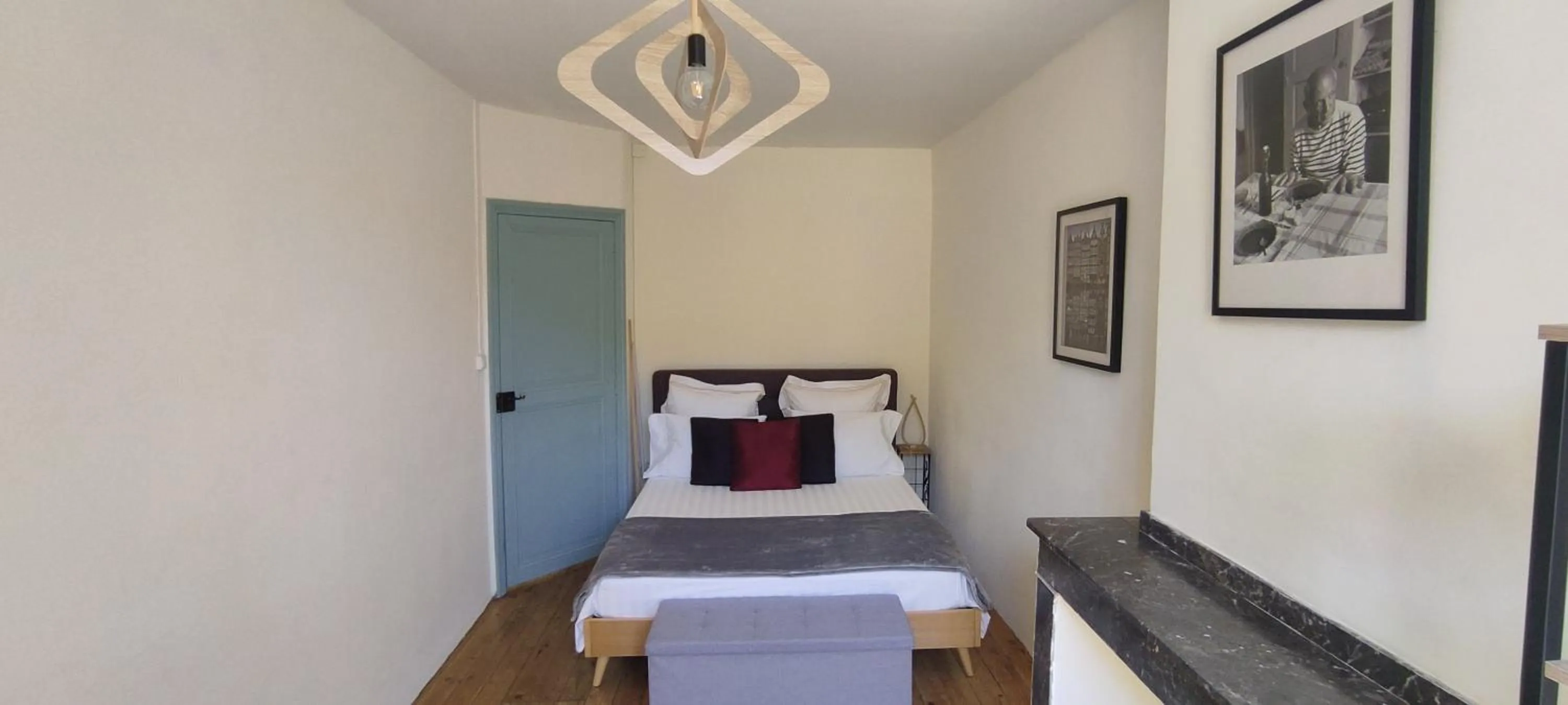 Bed in The Apartments, Rue Barbès