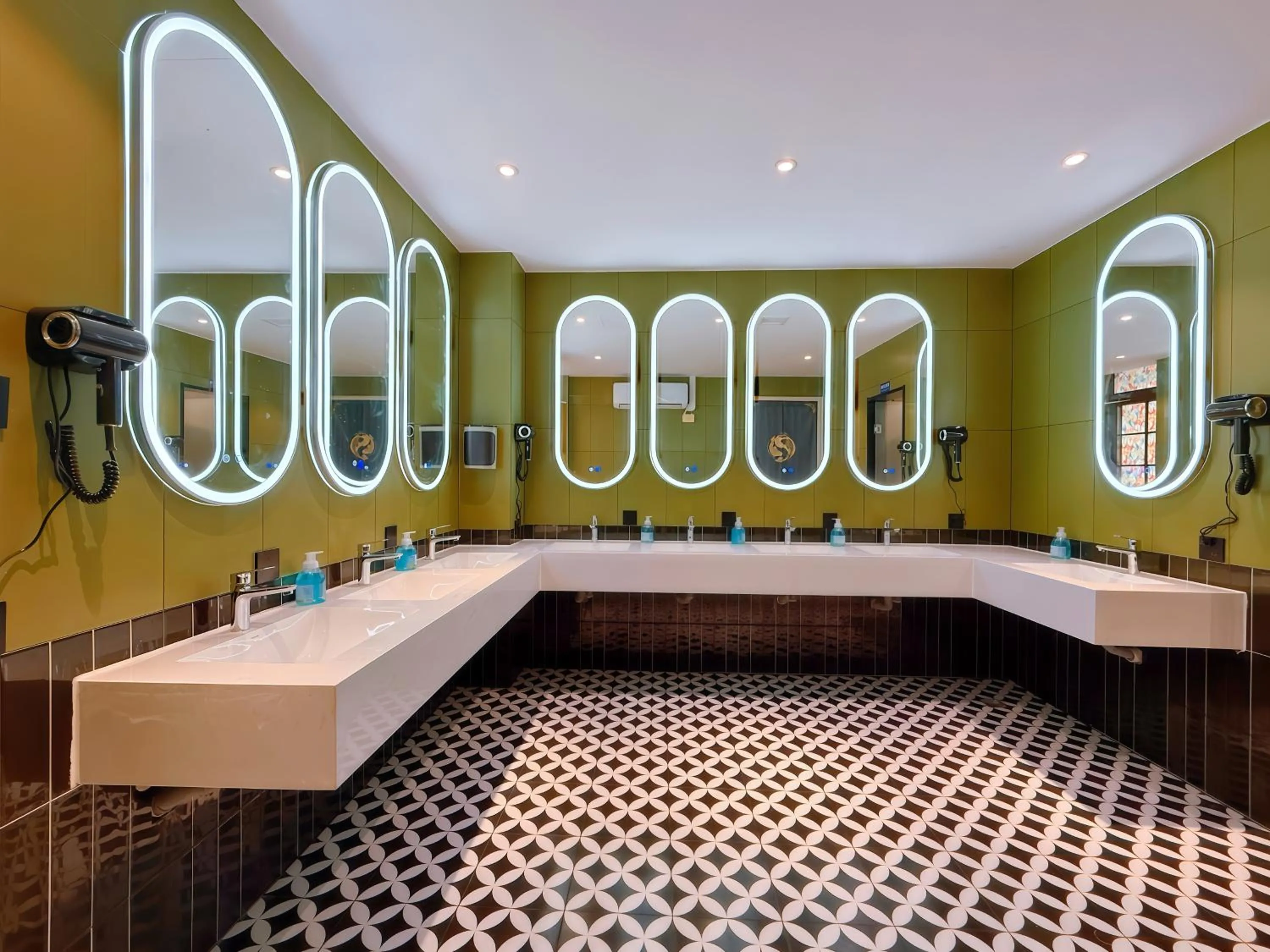 Toilet in Yuanjili International Youth Hostel