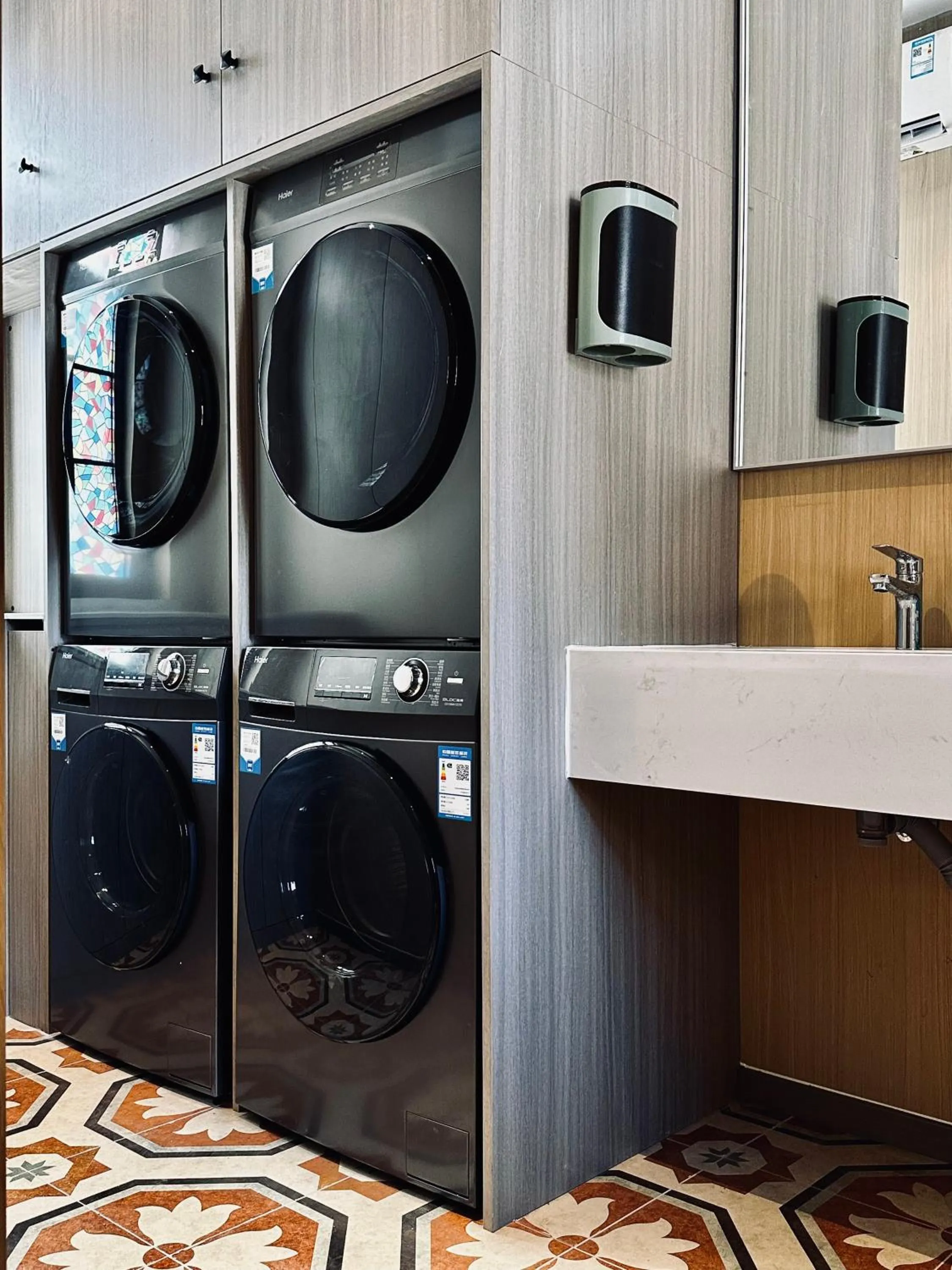 laundry in Yuanjili International Youth Hostel