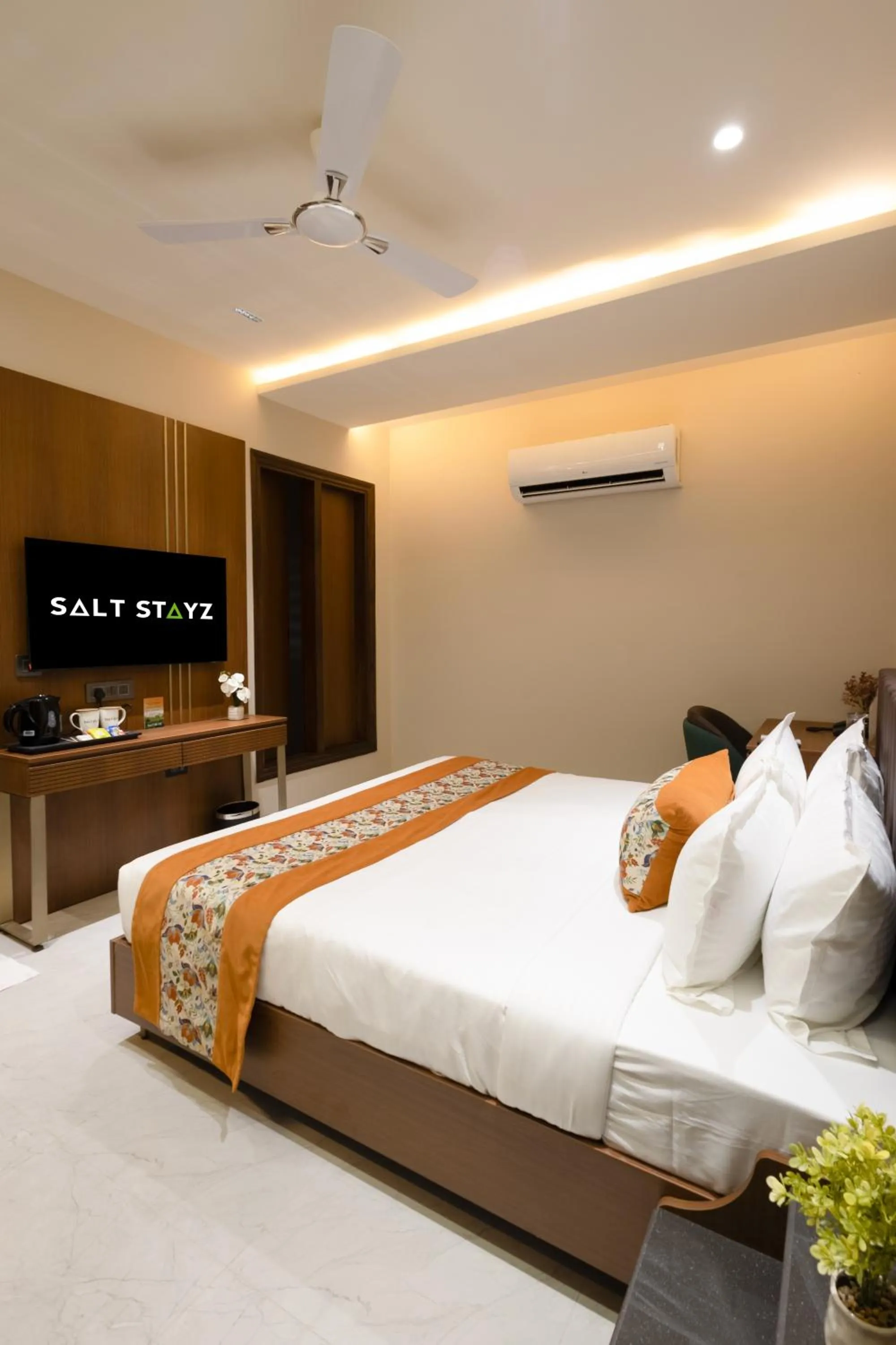 Bed in Saltstayz Premier - Naraina, Central Delhi