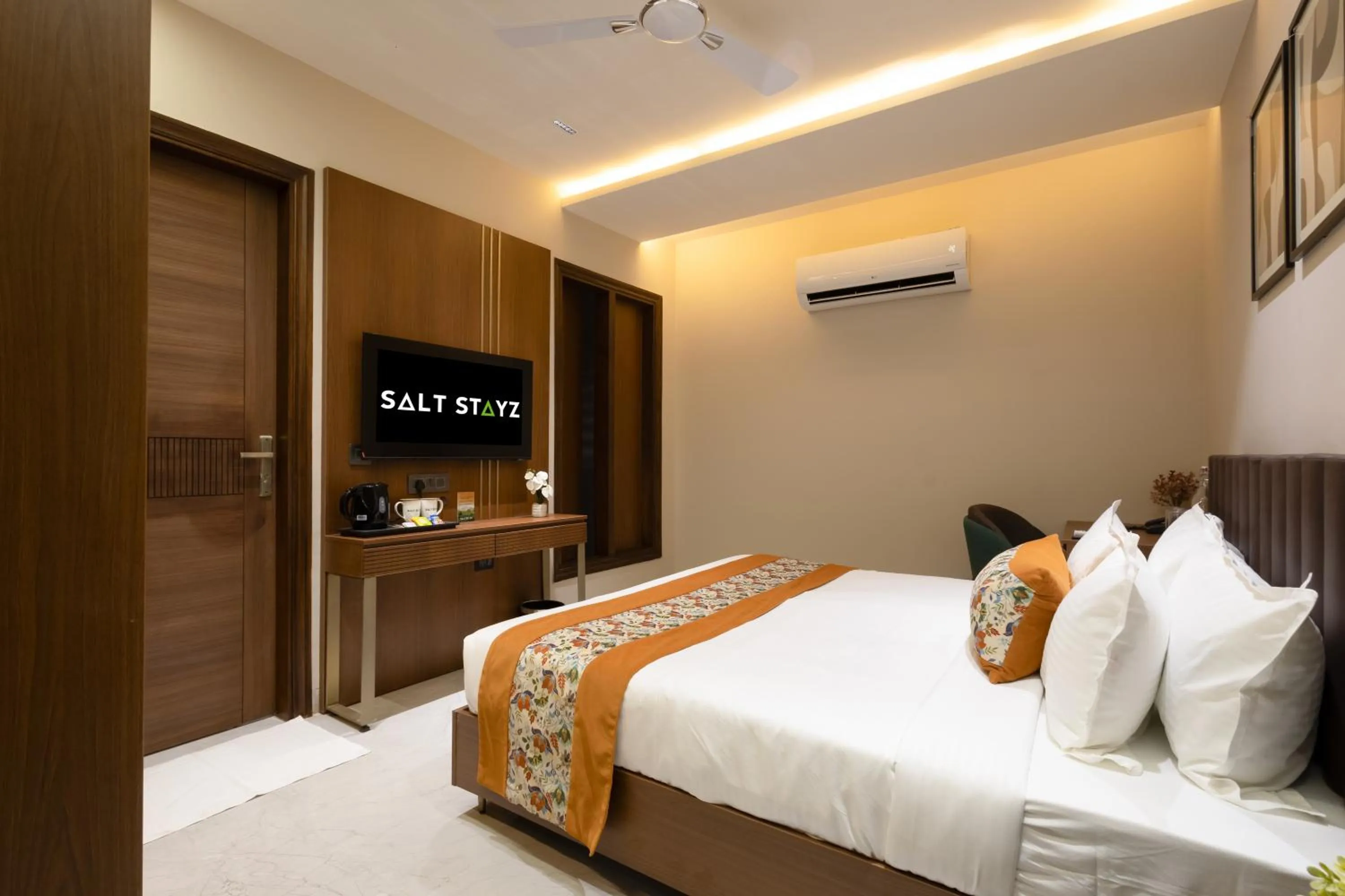 Bed in Saltstayz Premier - Naraina, Central Delhi