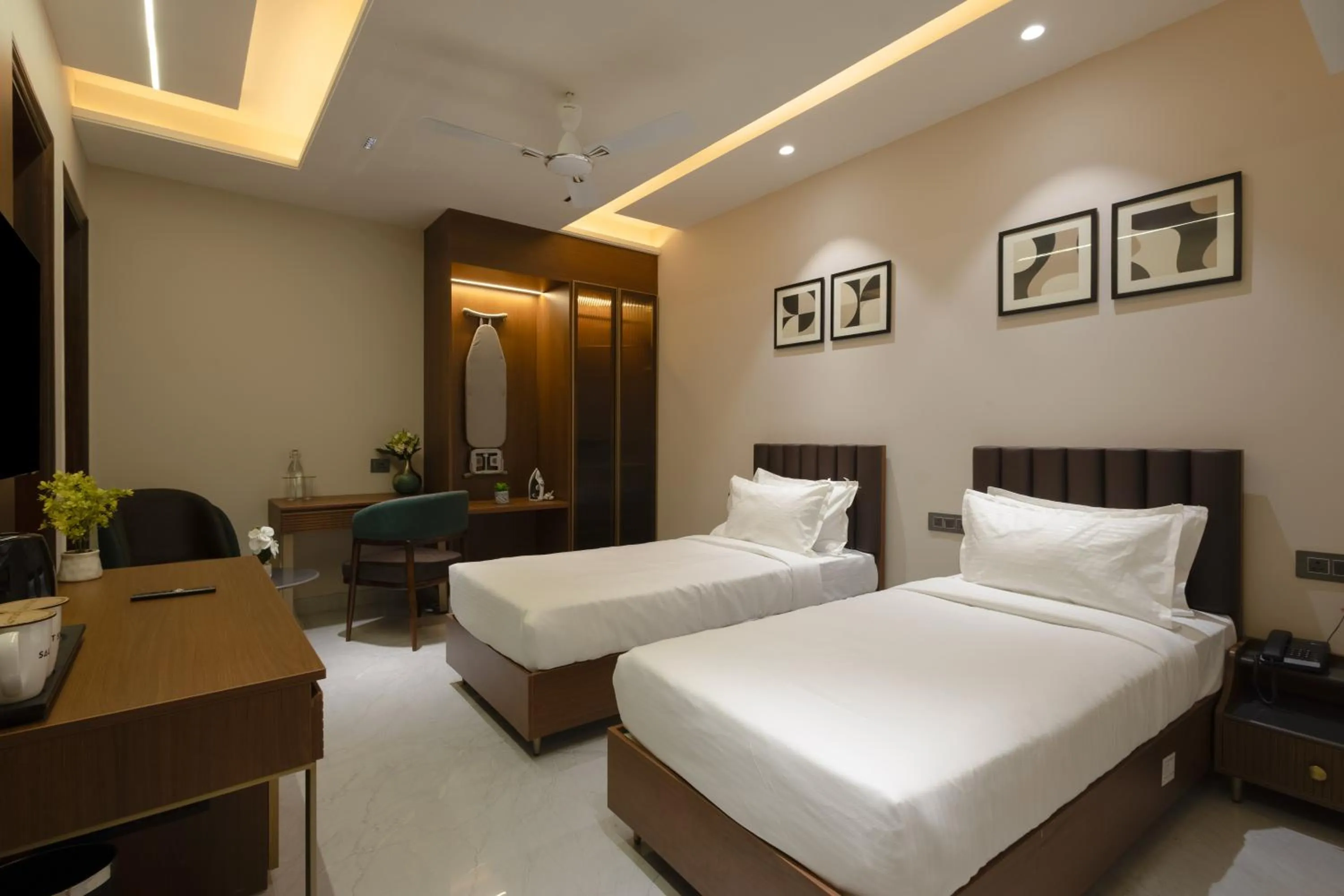 Bed in Saltstayz Premier - Naraina, Central Delhi