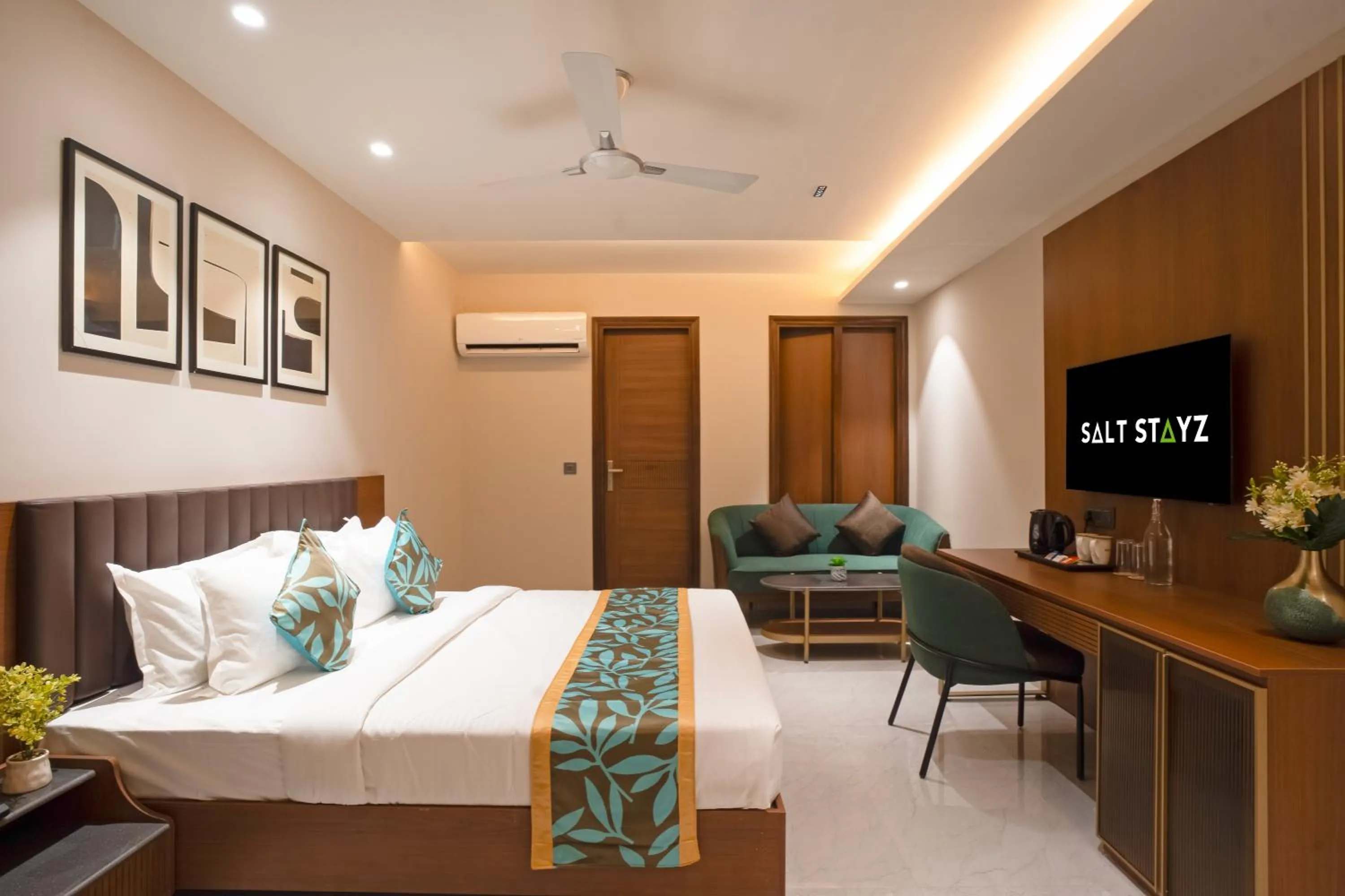 Bed in Saltstayz Premier - Naraina, Central Delhi